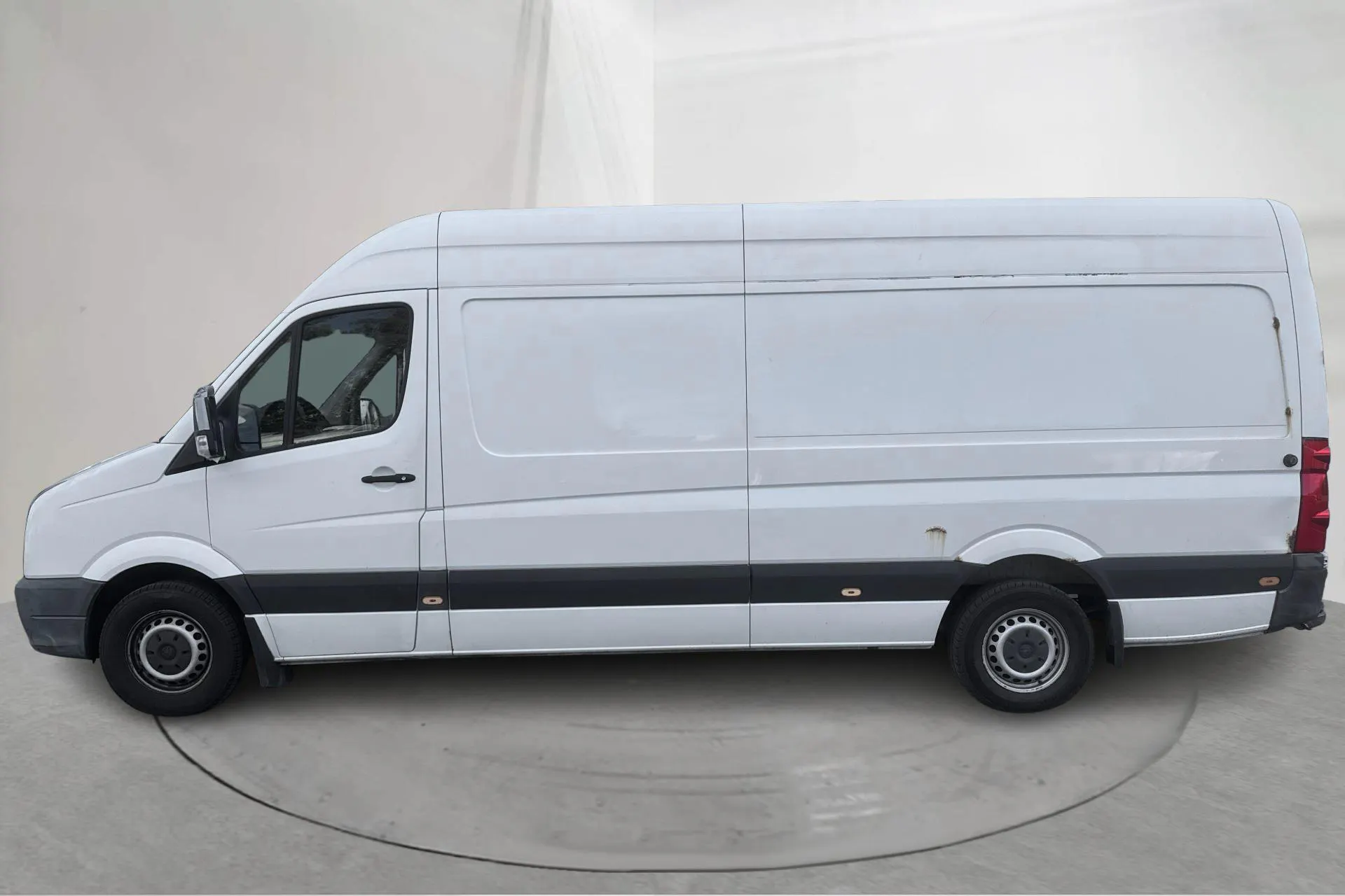 Presentationsfoto 2 av 14: VW Crafter 35 2.0 TDI Skåp (163hk) - 12 675 mil - Manuell - vit - 2016