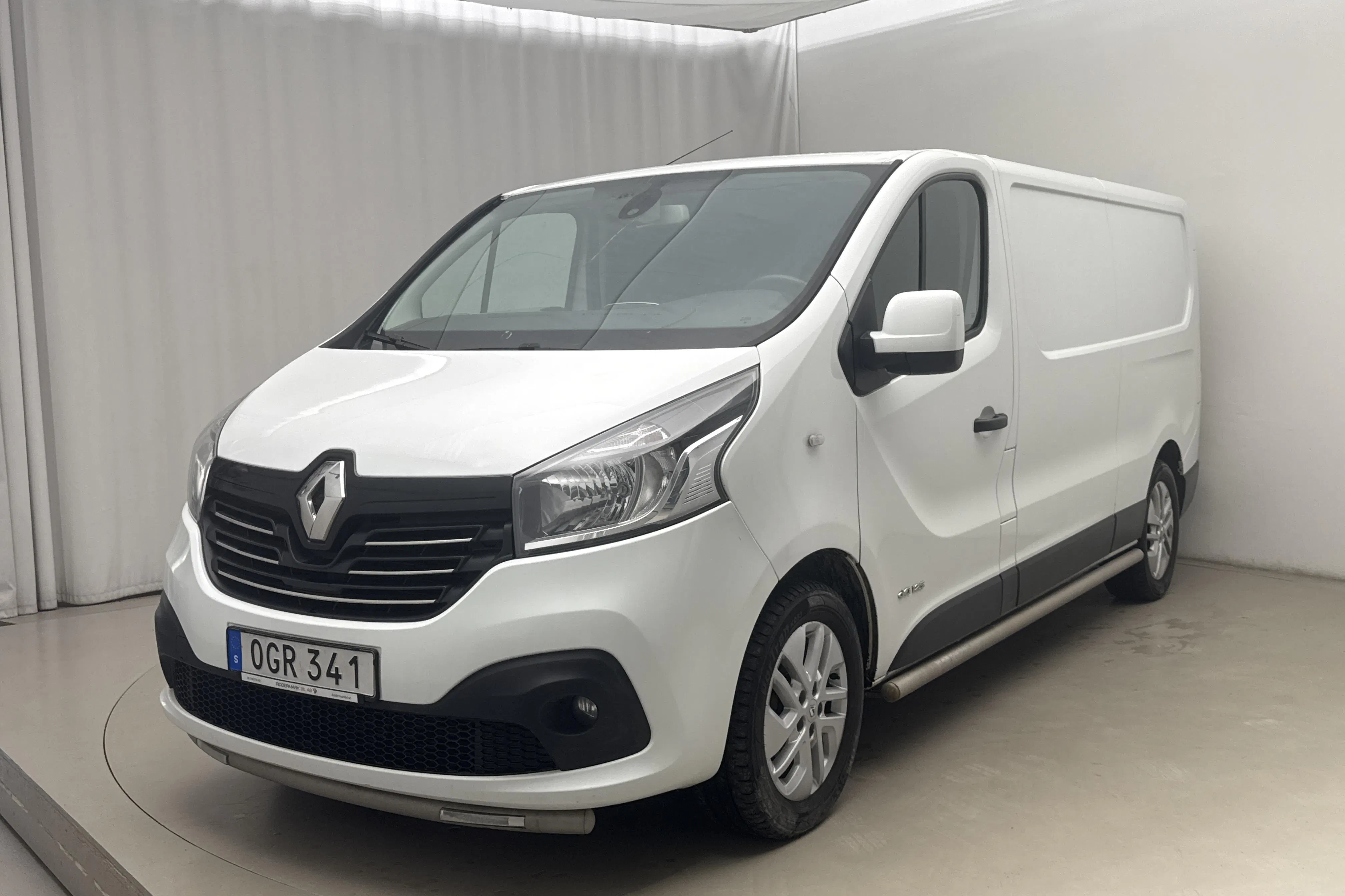 Presentation photo 1 of 14: Renault Trafic 1.6 dCi Skåp (125hk) - 217 360 km - Manual - white - 2017