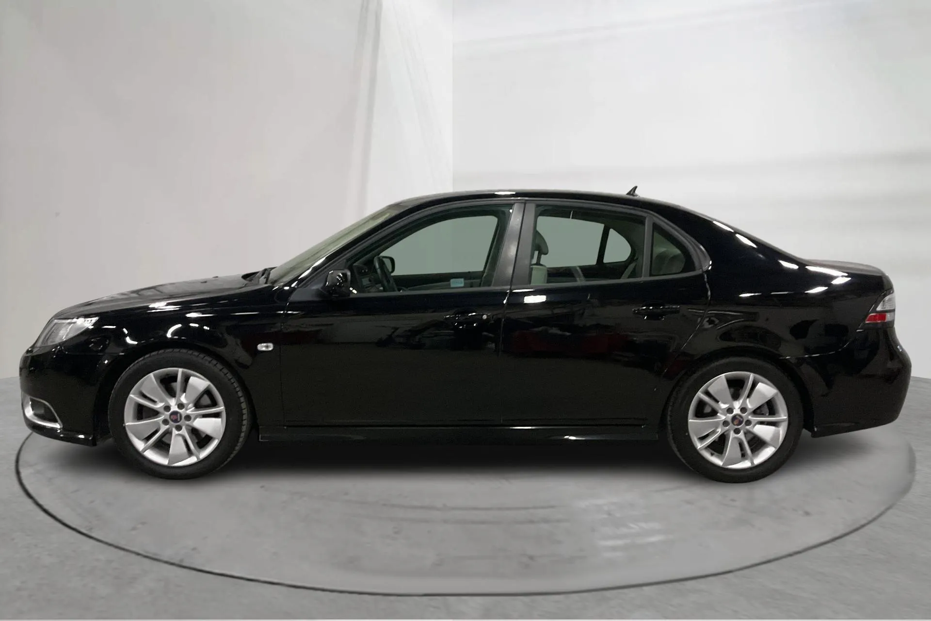 Presentationsfoto 2 av 14: Saab 9-3 2.0t BioPower SportSedan (175hk) - 9 749 mil - Manuell - svart - 2009