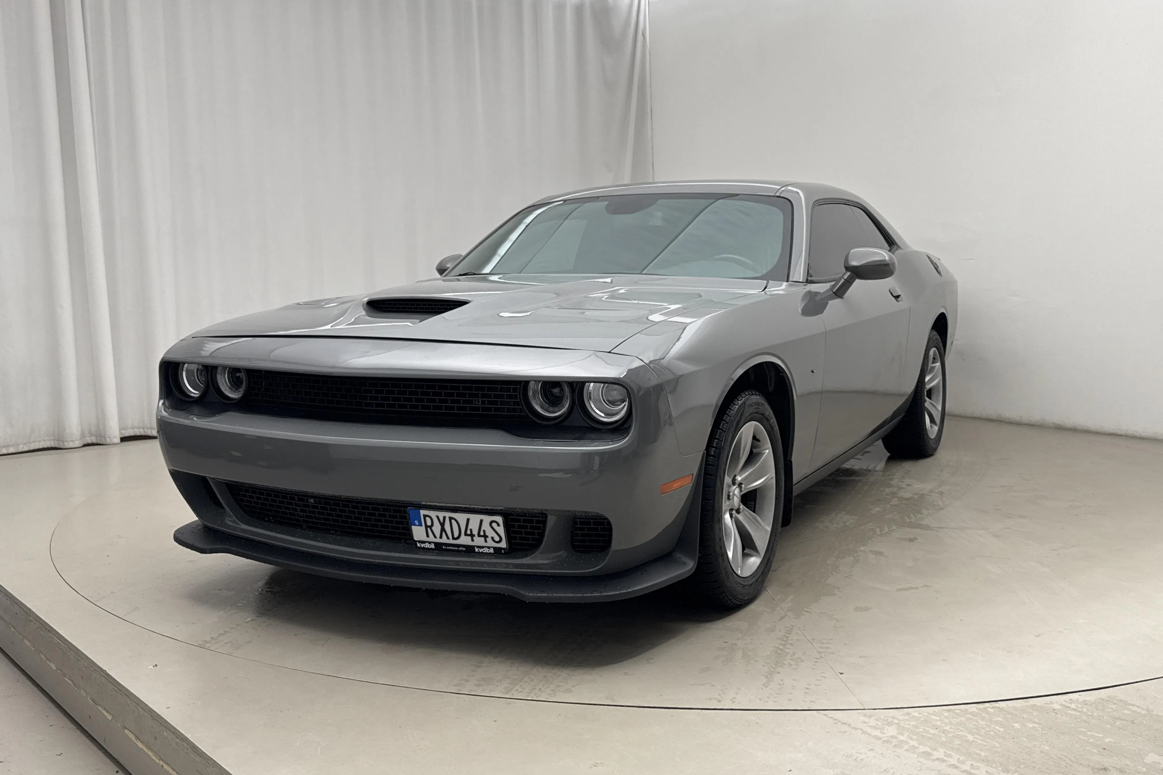 Presentation photo 1 of 14: Dodge Challenger 3.6 V6 (309hk) - 44 290 km - Automatic - gray - 2019