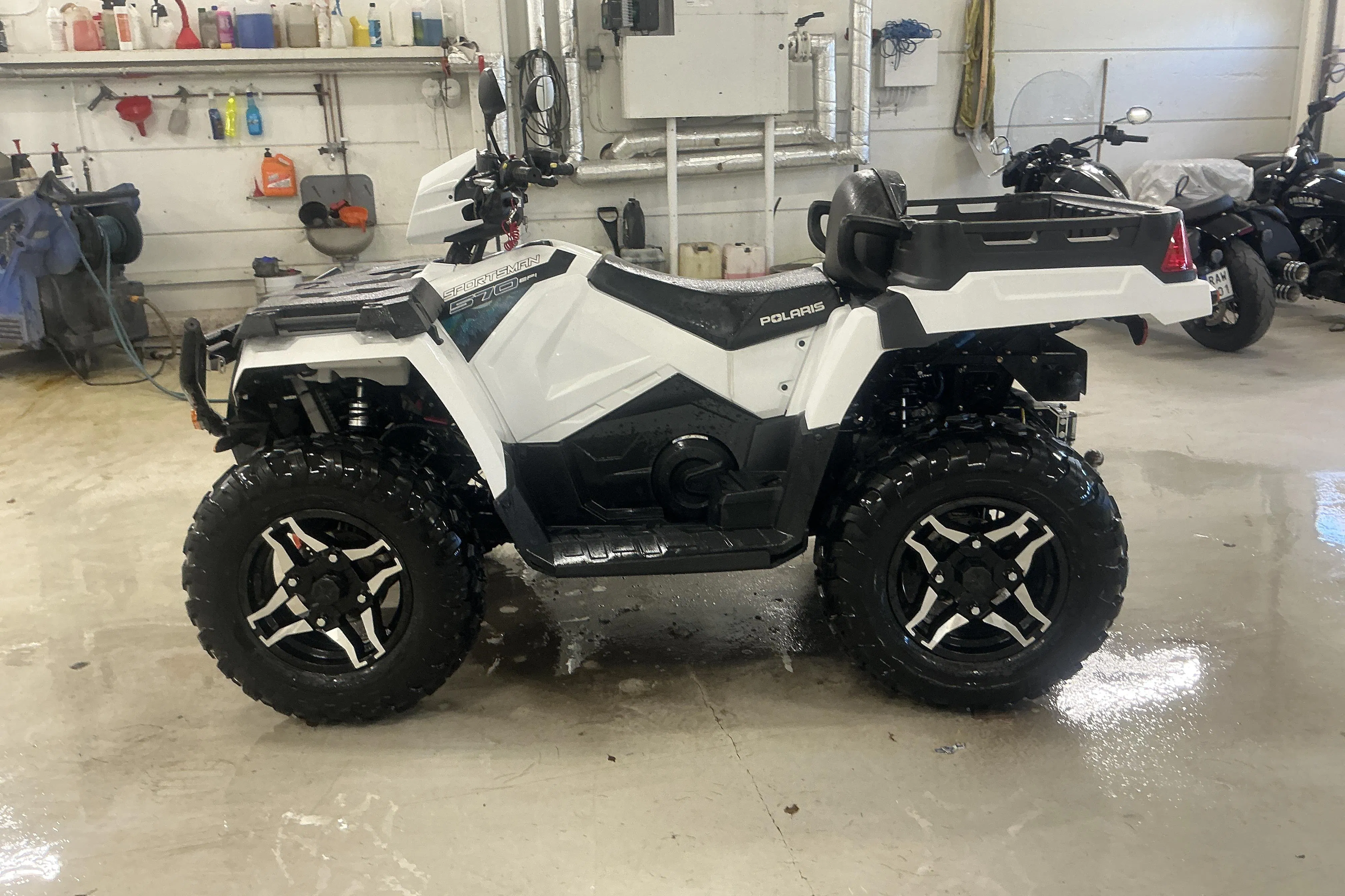 Presentationsfoto 2 av 18: POLARIS SPORTSMAN X2 570 EFI ATV - 25 mil - Automat - vit - 2019