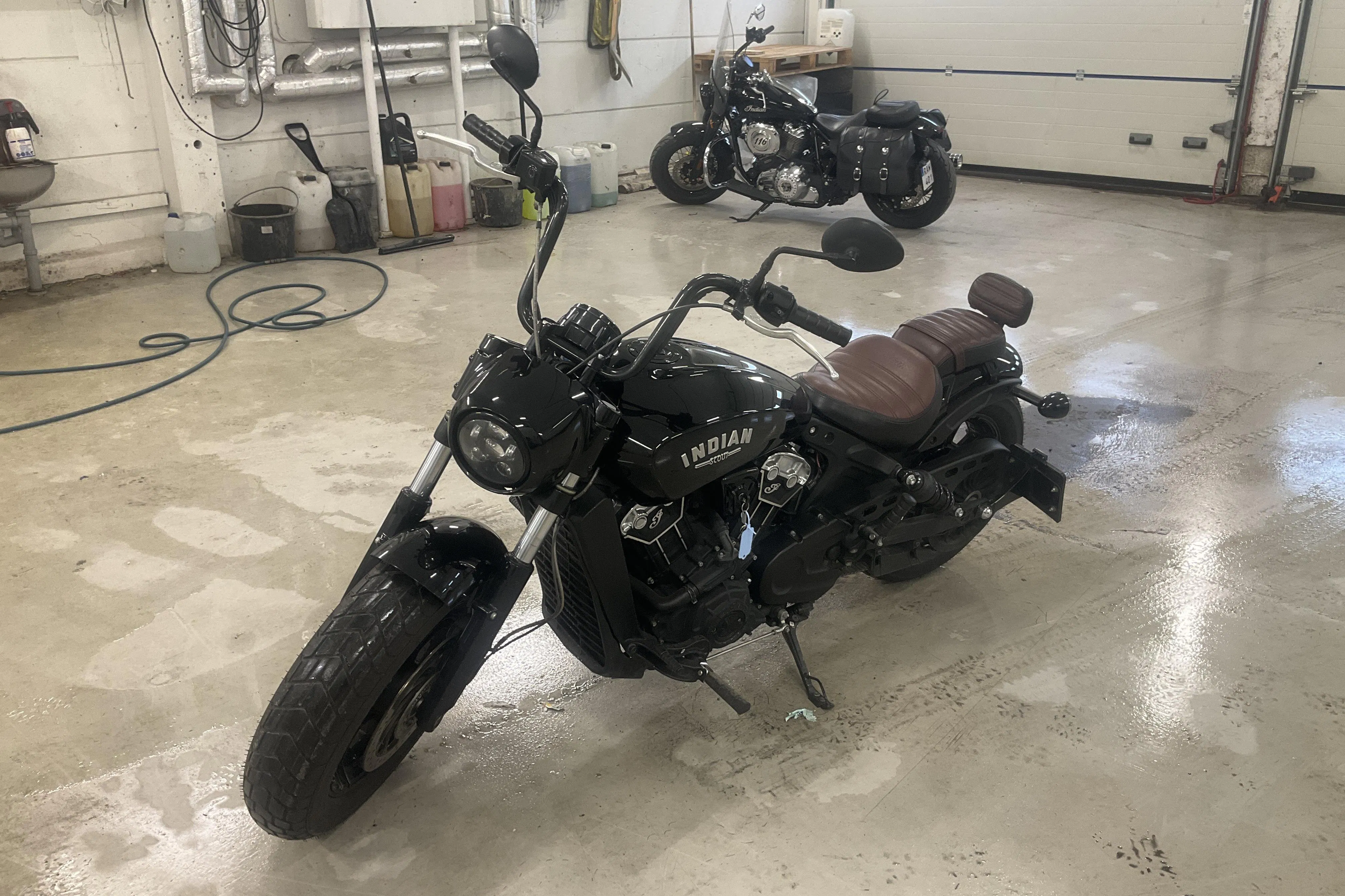 Presentationsfoto 1 av 15: Indian SCOUT BOBBER Motorcykel - 2 004 mil - Manuell - svart - 2017
