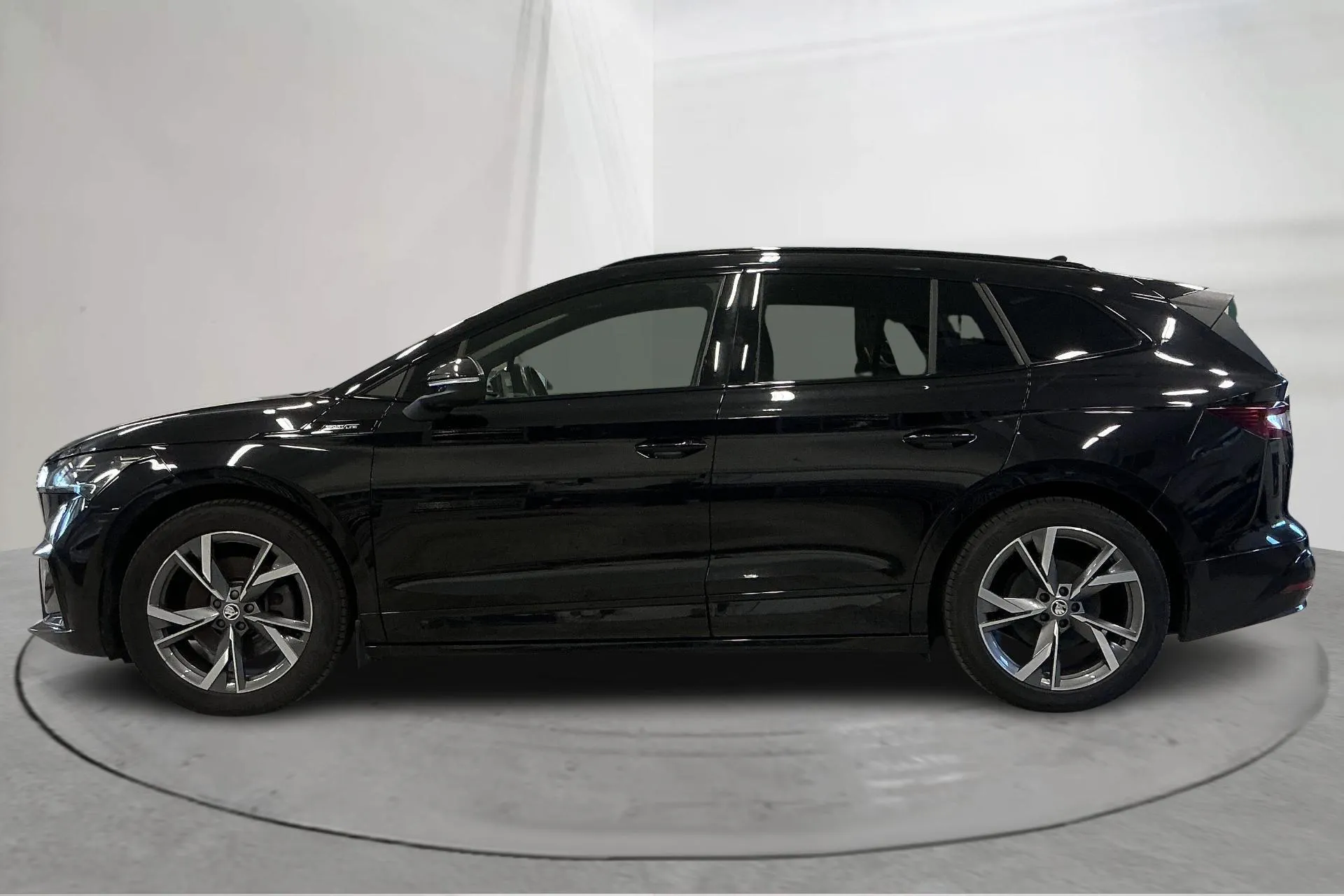 Presentationsfoto 2 av 18: Skoda Enyaq iV 80x (265hk) - 11 665 mil - Automat - svart - 2023