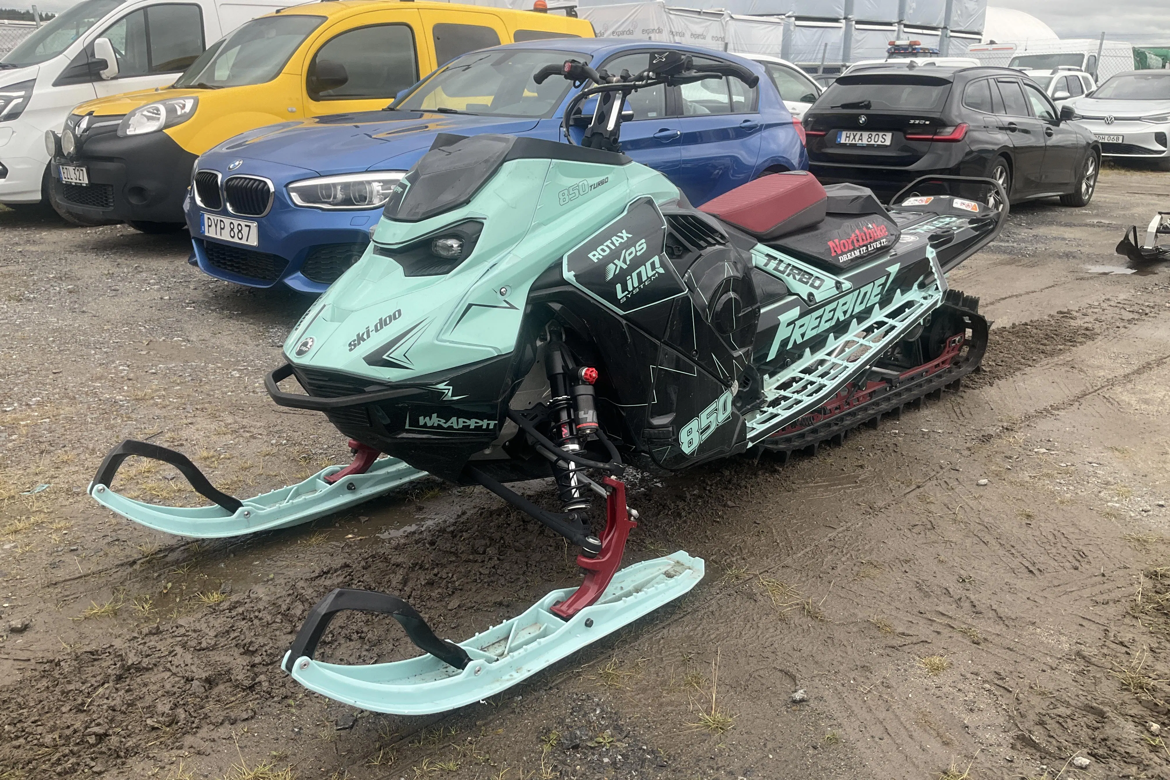 Presentationsfoto 1 av 17: ski-doo FREERIDE STD 850 TURBO E-TEC Snöskoter - 5 mil - Automat - 2024