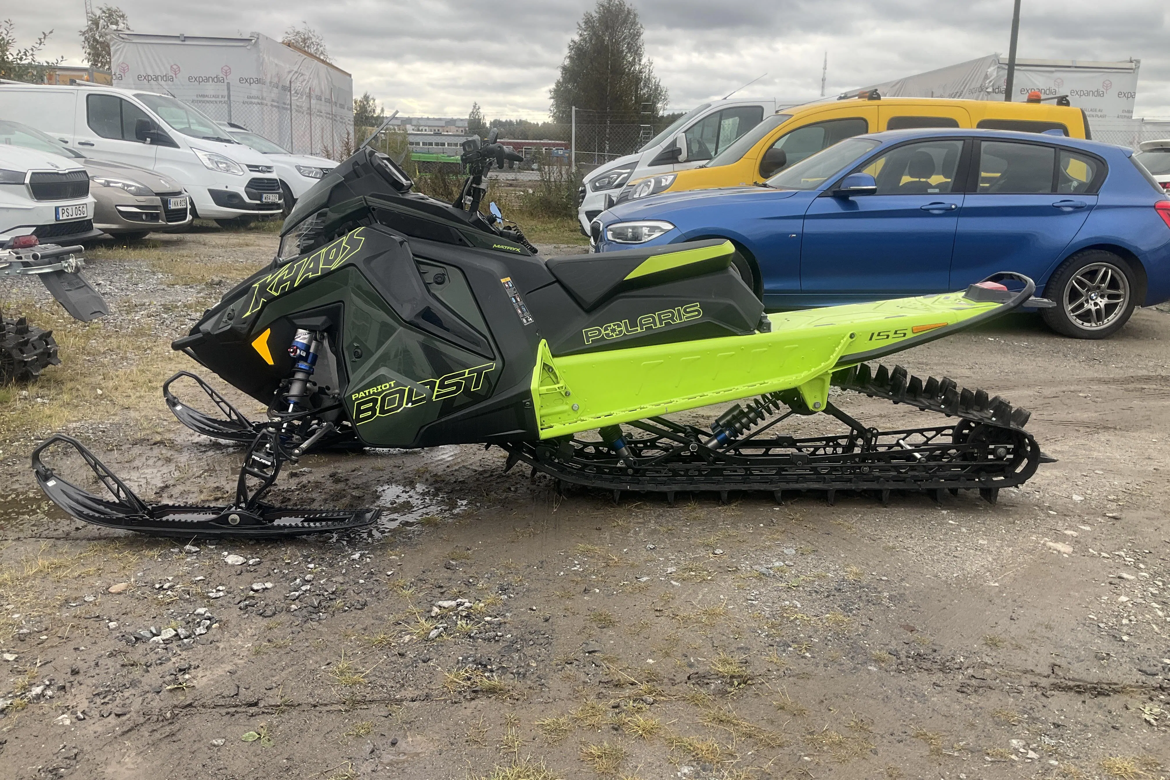 Presentationsfoto 2 av 22: POLARIS RMK KHAOS BOOST 155" Snöskoter - 77 mil - Automat - 2024