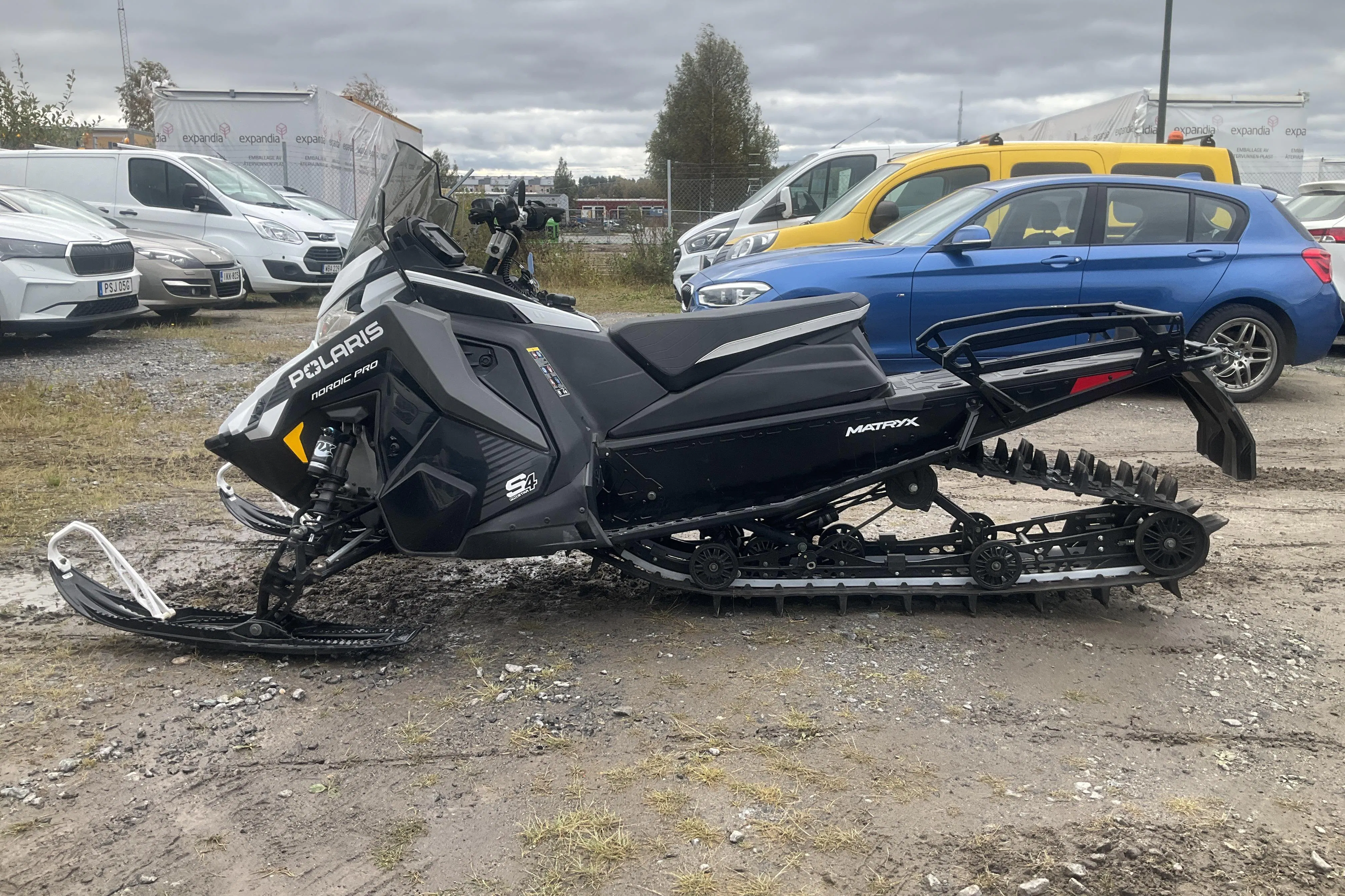 Presentationsfoto 2 av 17: POLARIS NORDIC PRO S4 146" Snöskoter - 177 mil - Automat - vit - 2024