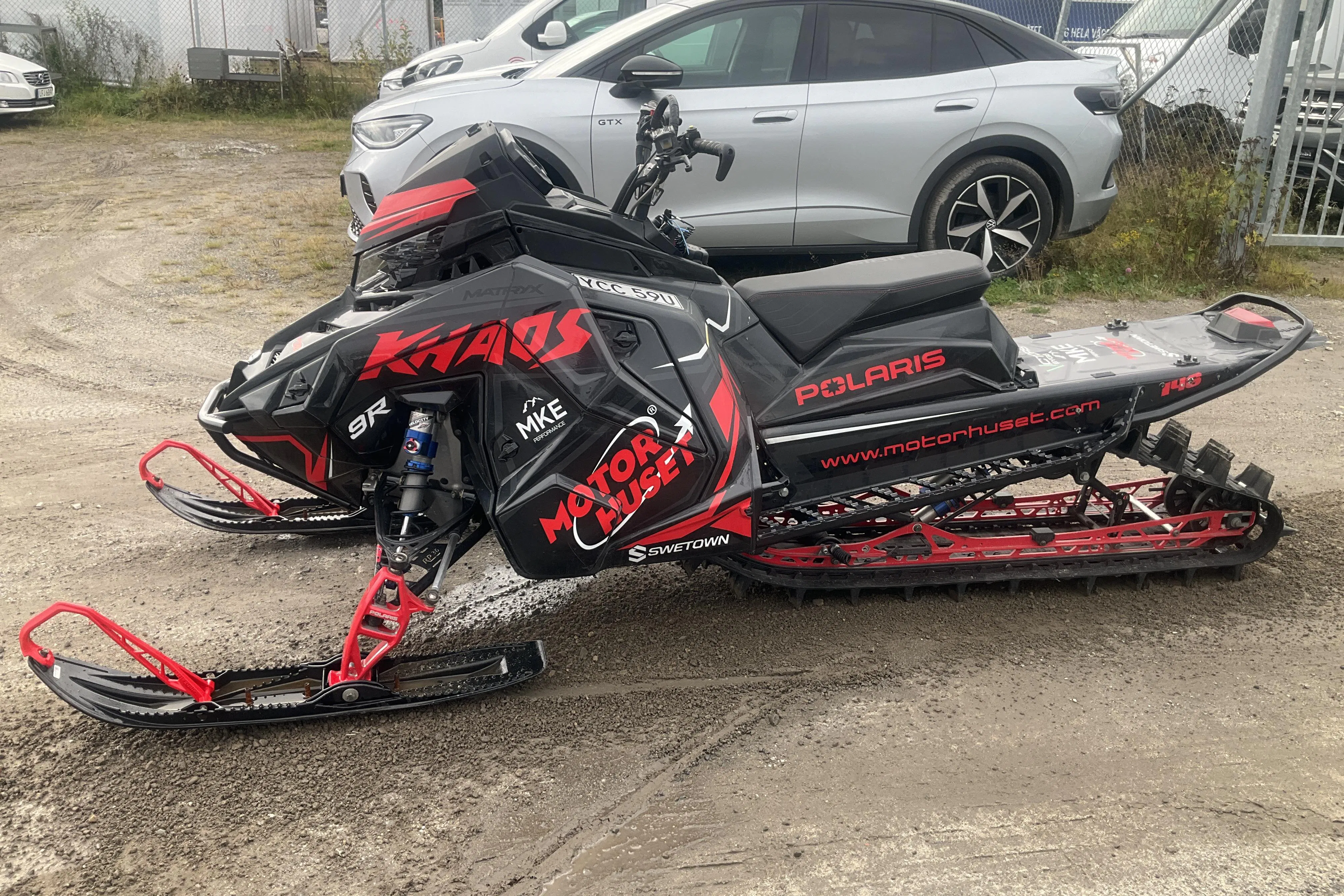 Presentationsfoto 2 av 20: POLARIS 9R RMK KHAOS 146" Snöskoter - 324 mil - Automat - 2023