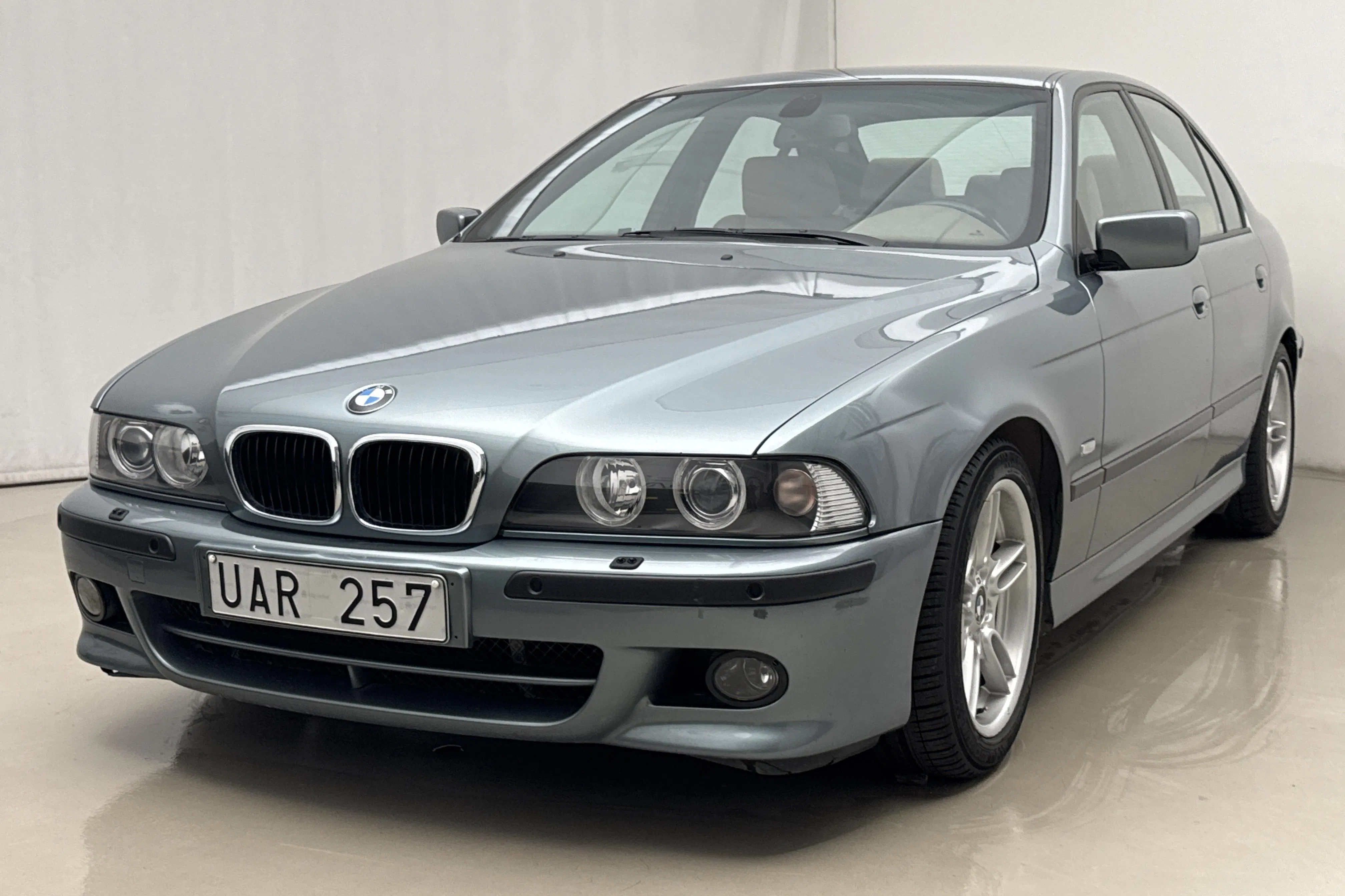 BMW 525i Sedan, E39 (192hk) på auktion i Åkersberga hos Kvdbil