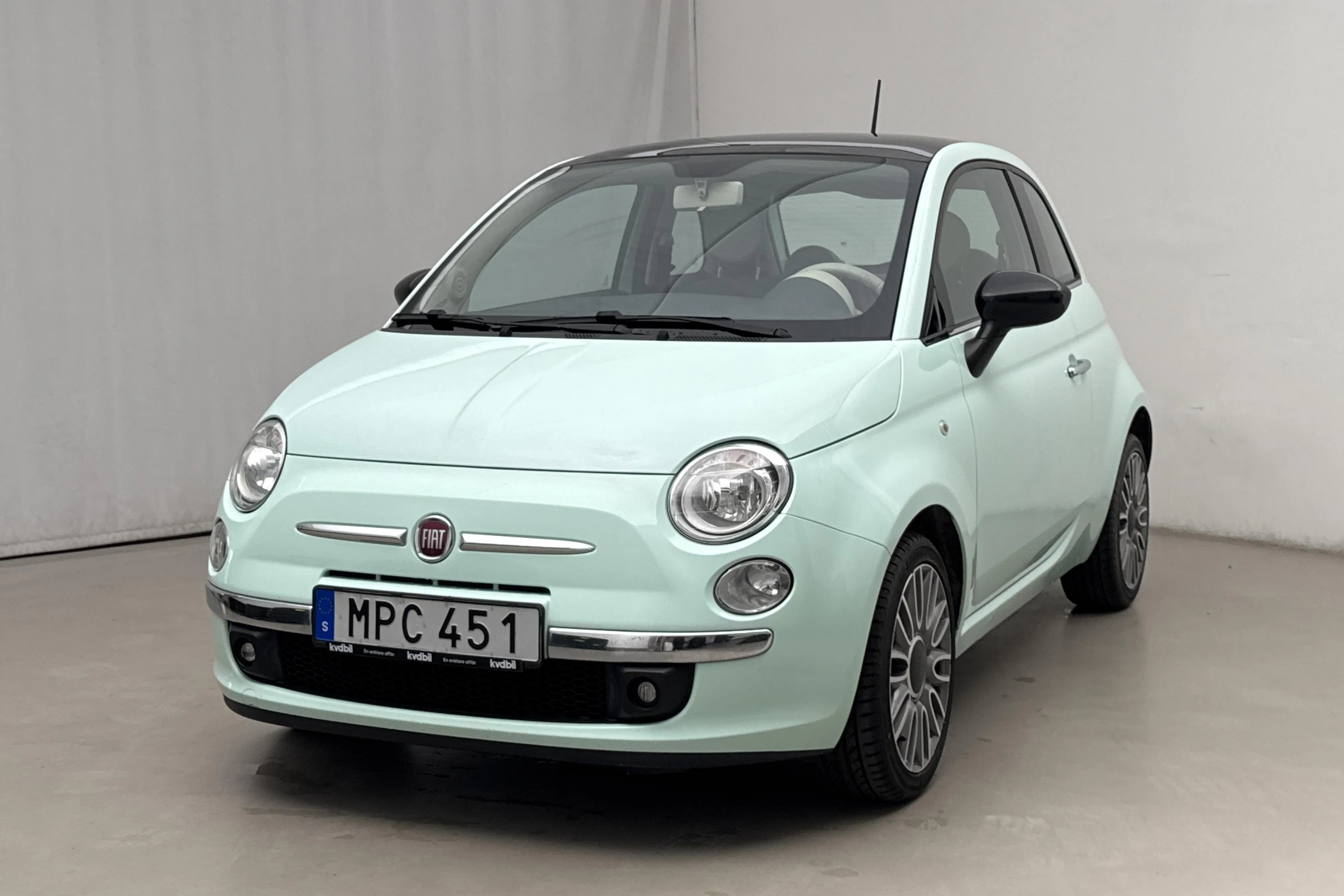 Presentationsfoto 1 av 15: Fiat 500 1.2 (69hk) - 11 496 mil - Manuell - grön - 2015