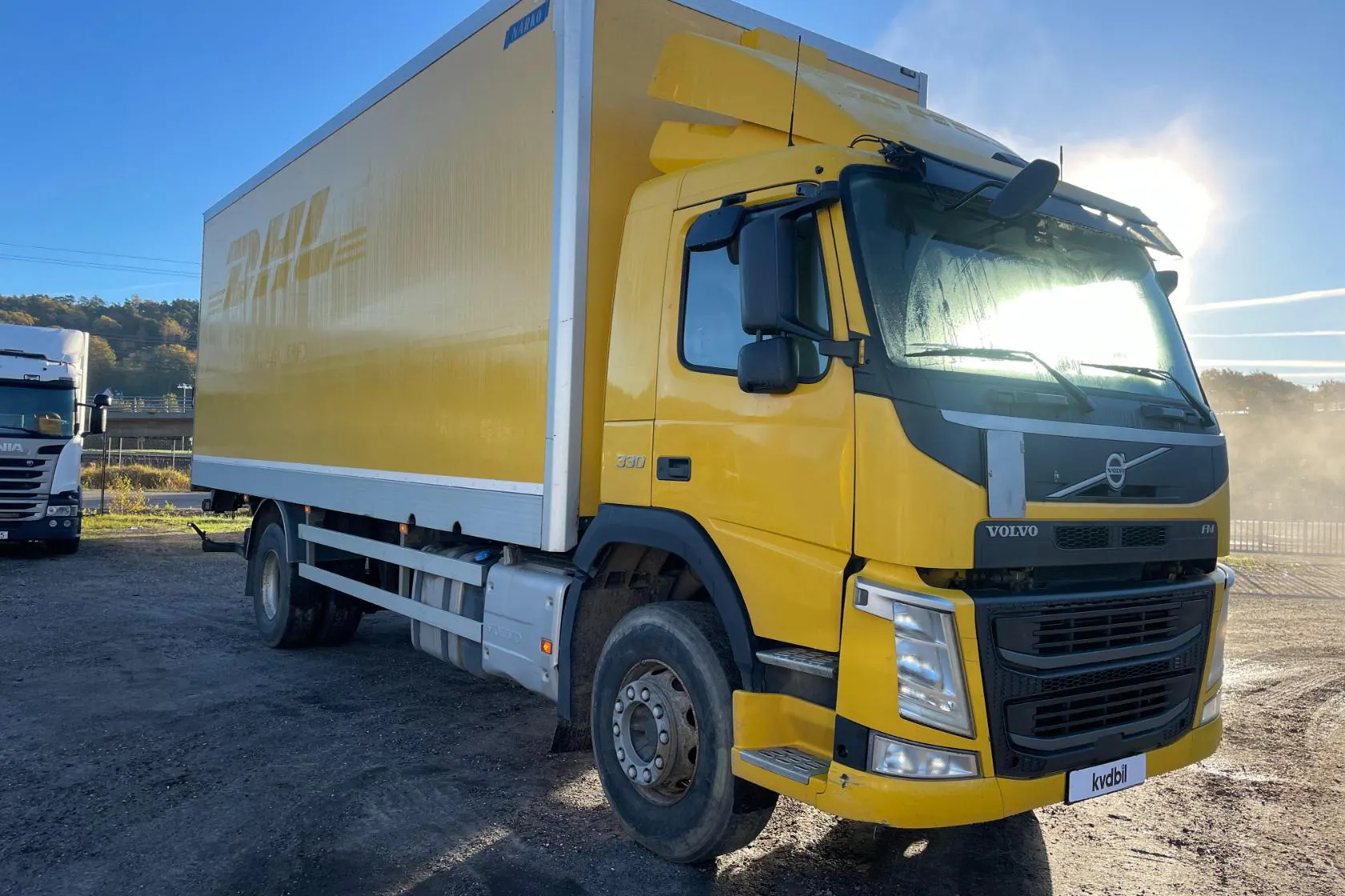 Presentation photo 1 of 87: VOLVO FM330 - 434 317 km - Automatic - yellow - 2016