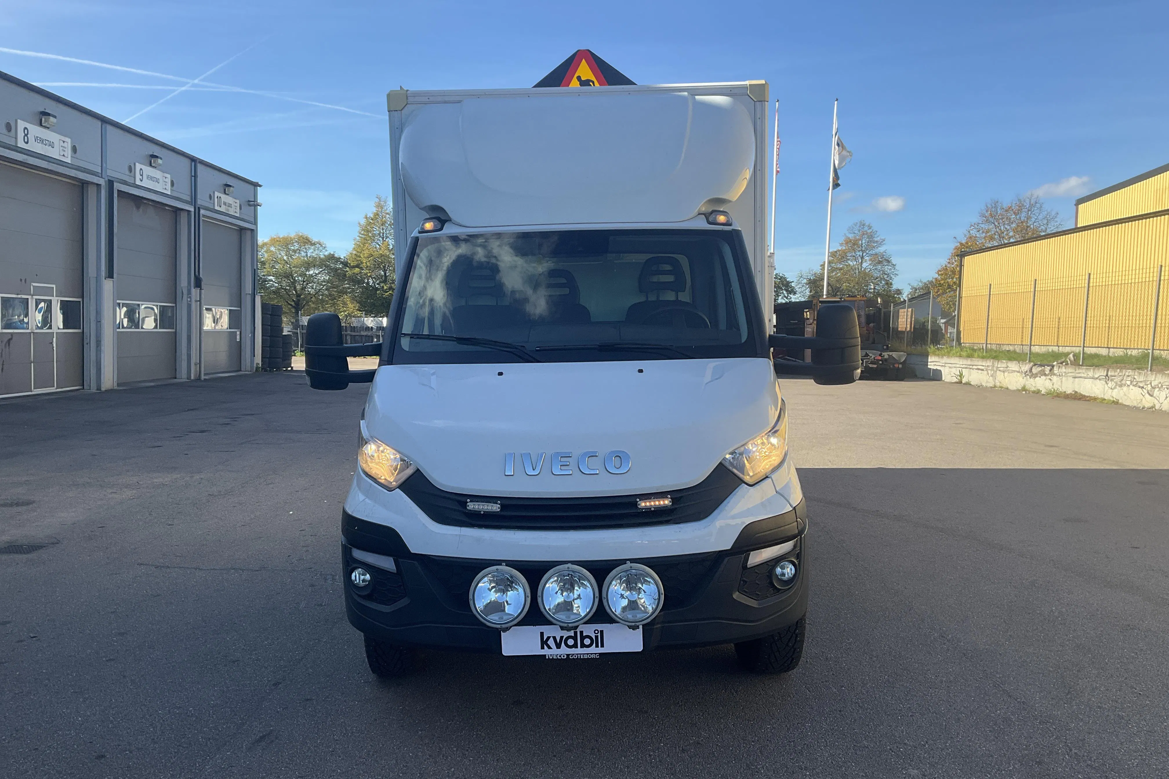 Presentation photo 2 of 51: Iveco Daily 70-180H(180hk) - 98 653 km - Manual - white - 2017