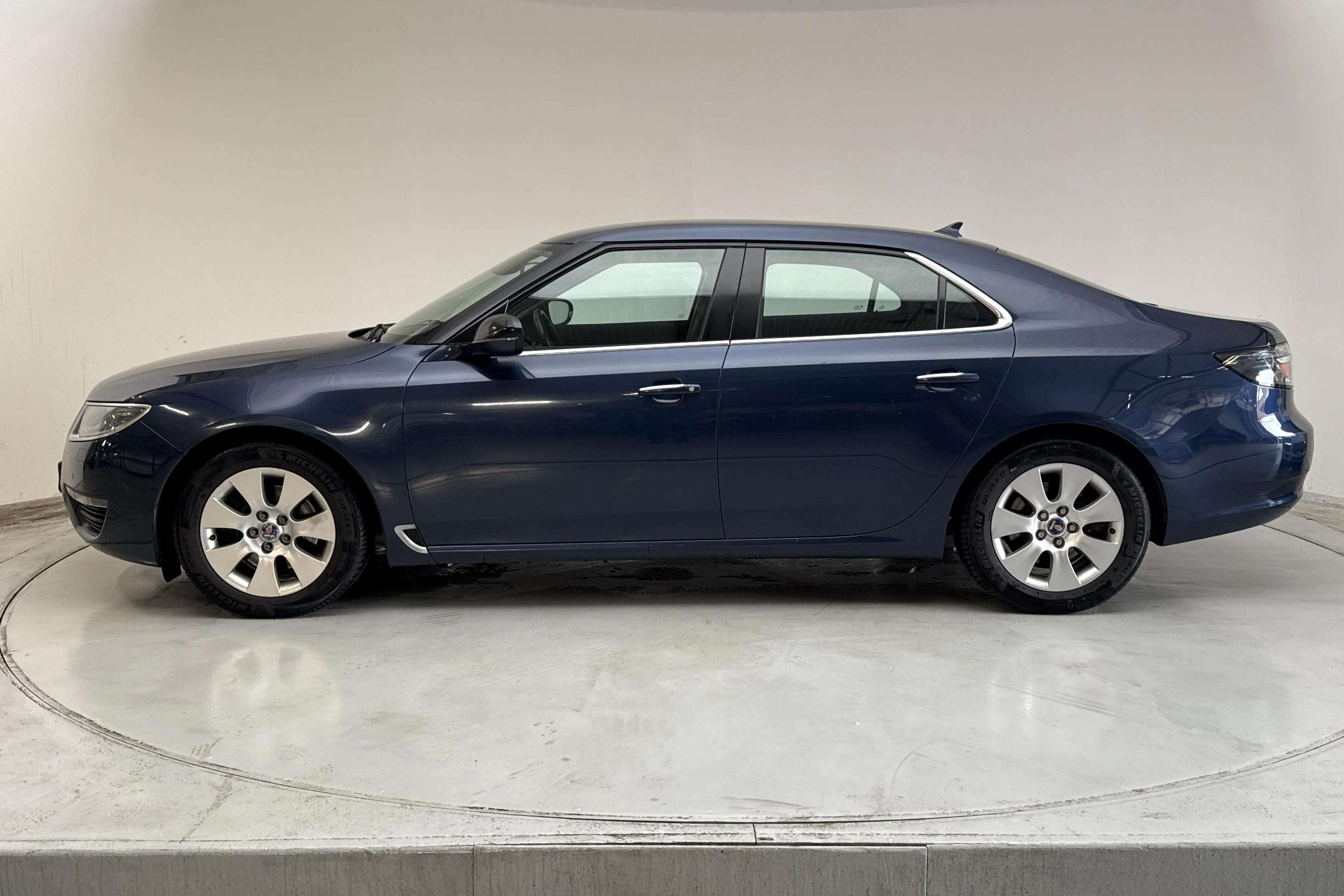 Presentationsfoto 2 av 13: Saab 9-5 2.0 Turbo4 (220hk) - 19 949 mil - Manuell - blå - 2010