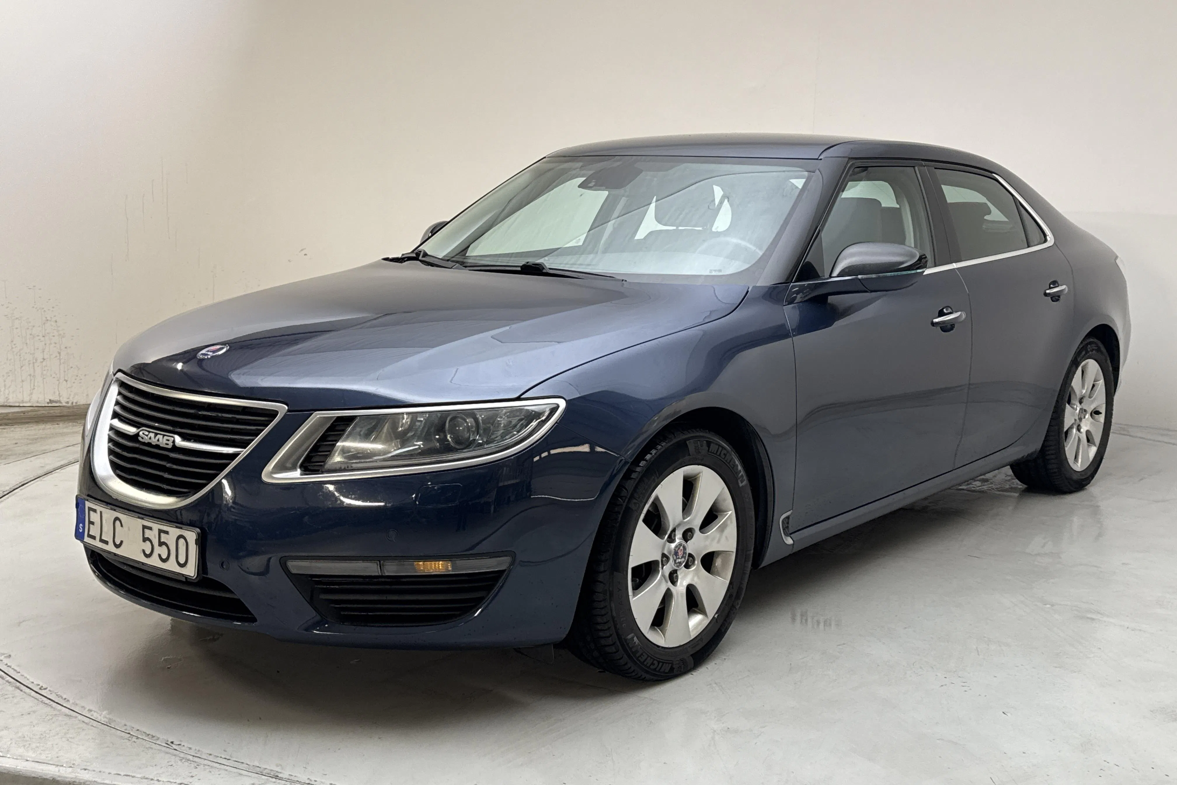 Presentationsfoto 1 av 13: Saab 9-5 2.0 Turbo4 (220hk) - 19 949 mil - Manuell - blå - 2010