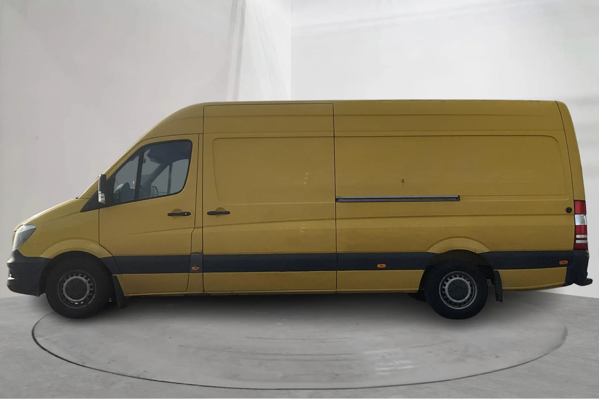 Presentation photo 2 of 12: Mercedes Sprinter 316 CDI (163hk) - 304 790 km - Automatic - yellow - 2018