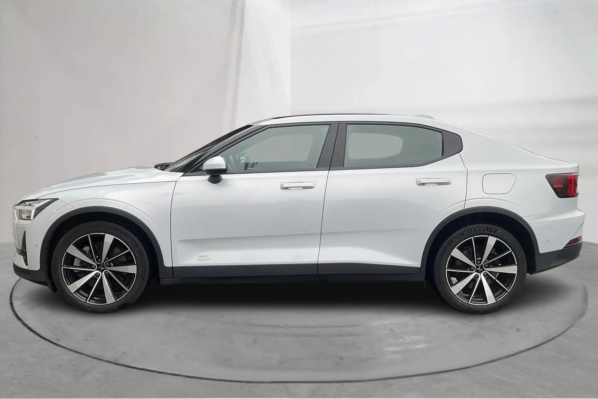 Presentationsfoto 2 av 22: Polestar 2 Standard range Single motor (224hk) - 6 591 mil - Automat - silver - 2022