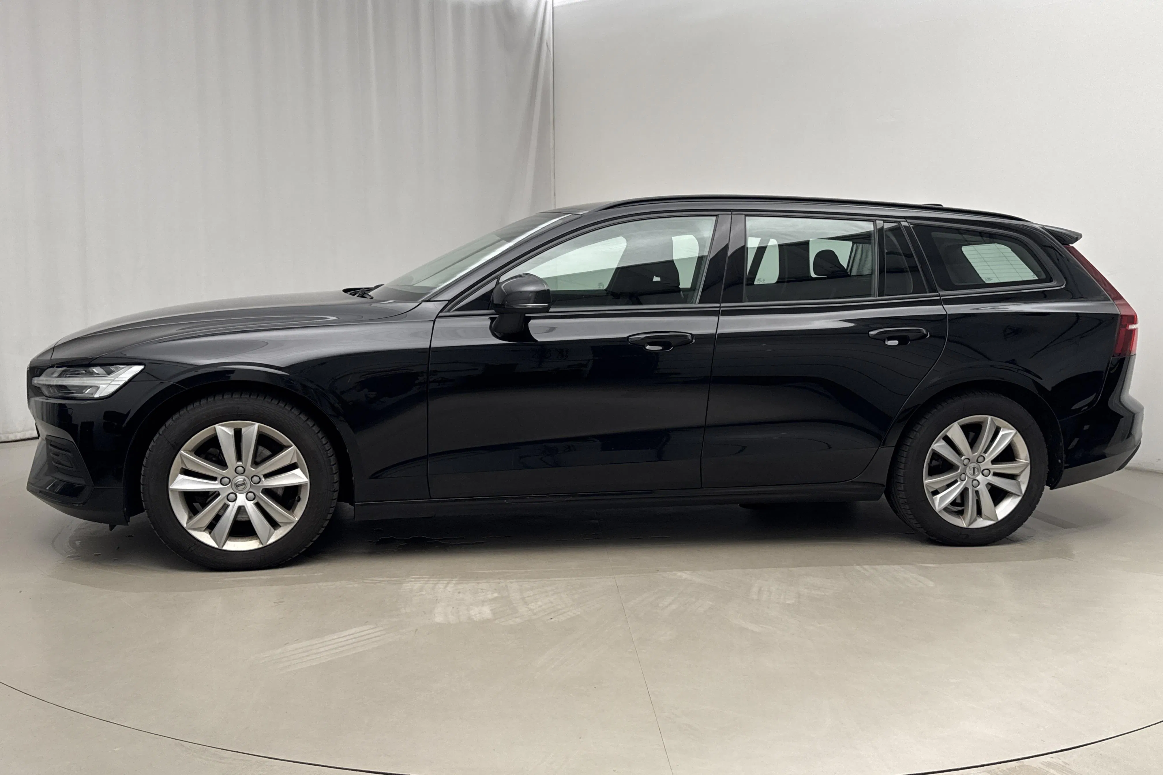 Presentation photo 2 of 21: Volvo V60 D3 (150hk) - 89 270 km - Automatic - black - 2020