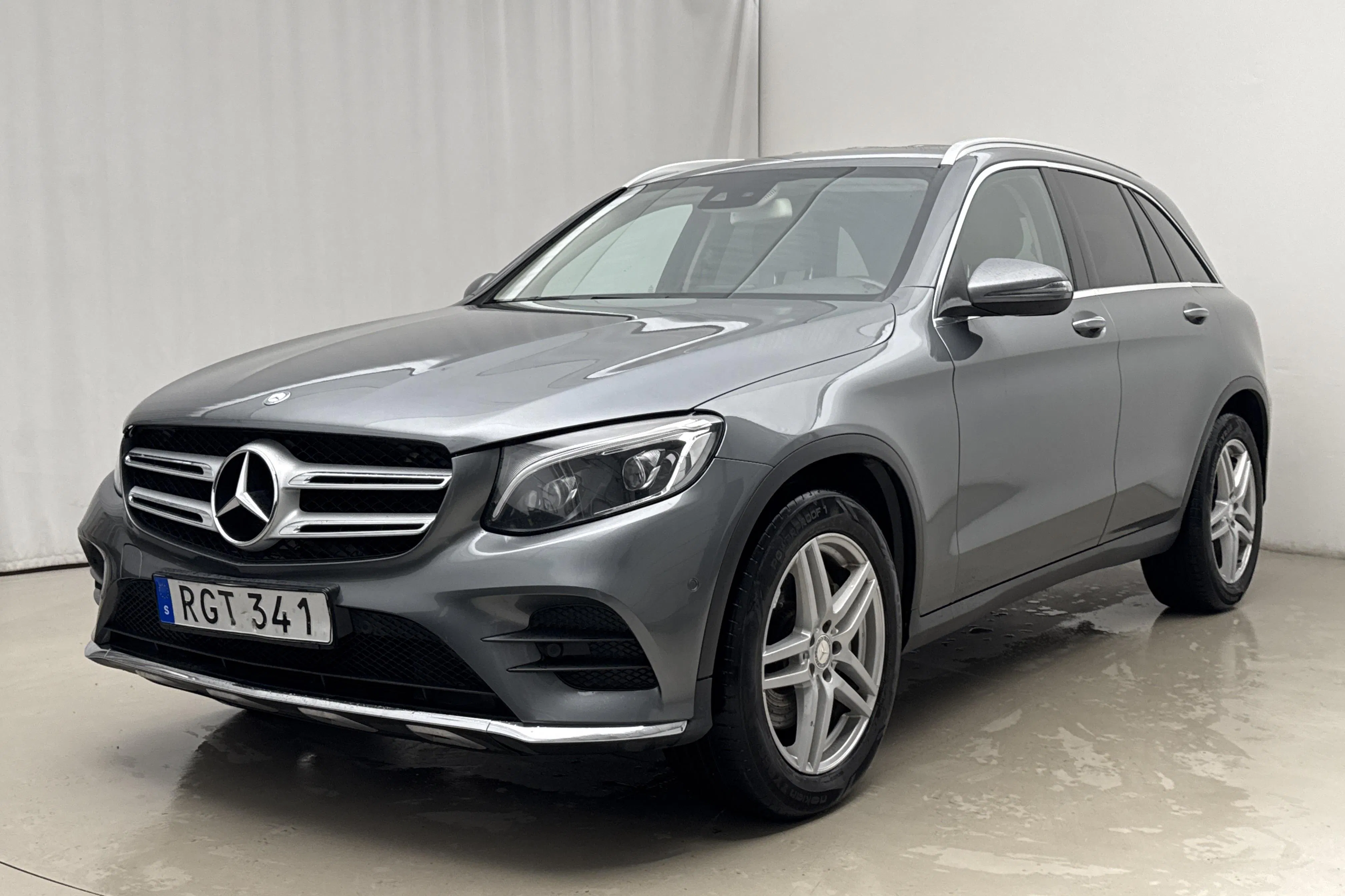 Presentationsfoto 1 av 19: Mercedes GLC 250 d 4MATIC X253 (204hk) - 15 669 mil - Automat - grå - 2017