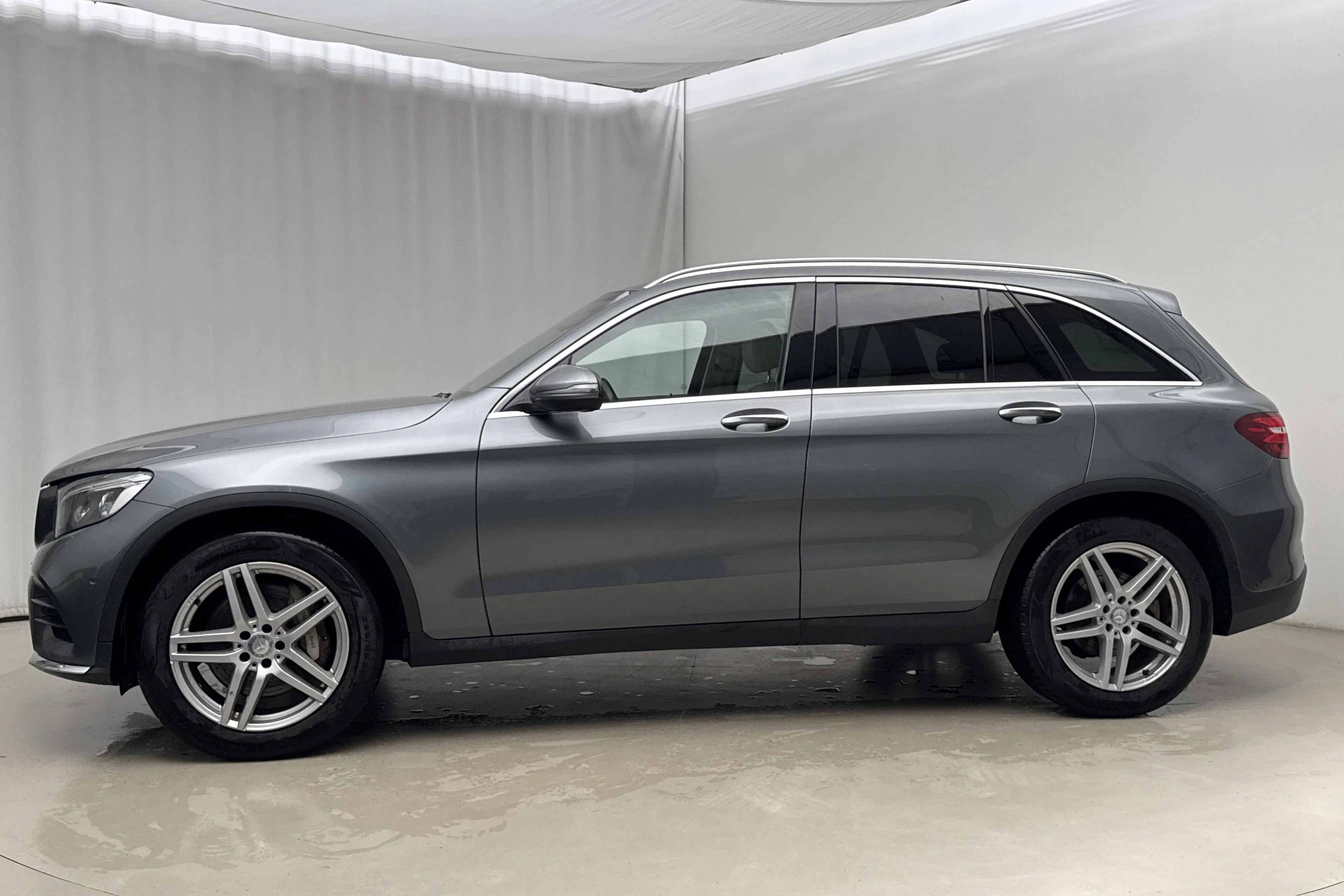 Presentationsfoto 2 av 19: Mercedes GLC 250 d 4MATIC X253 (204hk) - 15 669 mil - Automat - grå - 2017