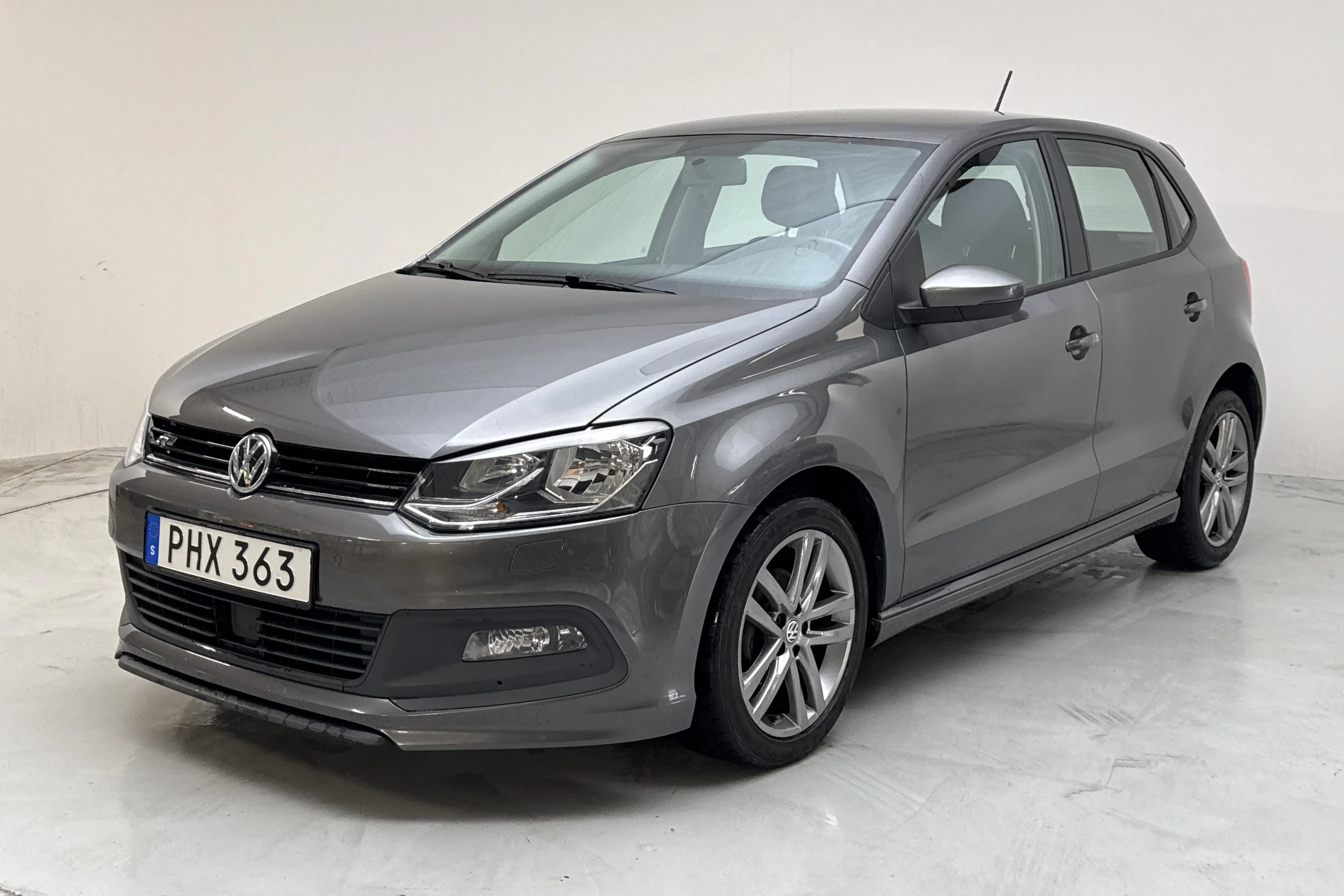 Presentationsfoto 1 av 11: VW Polo 1.2 TSI 5dr (90hk) - 8 626 mil - Manuell - Mörkgrå - 2017