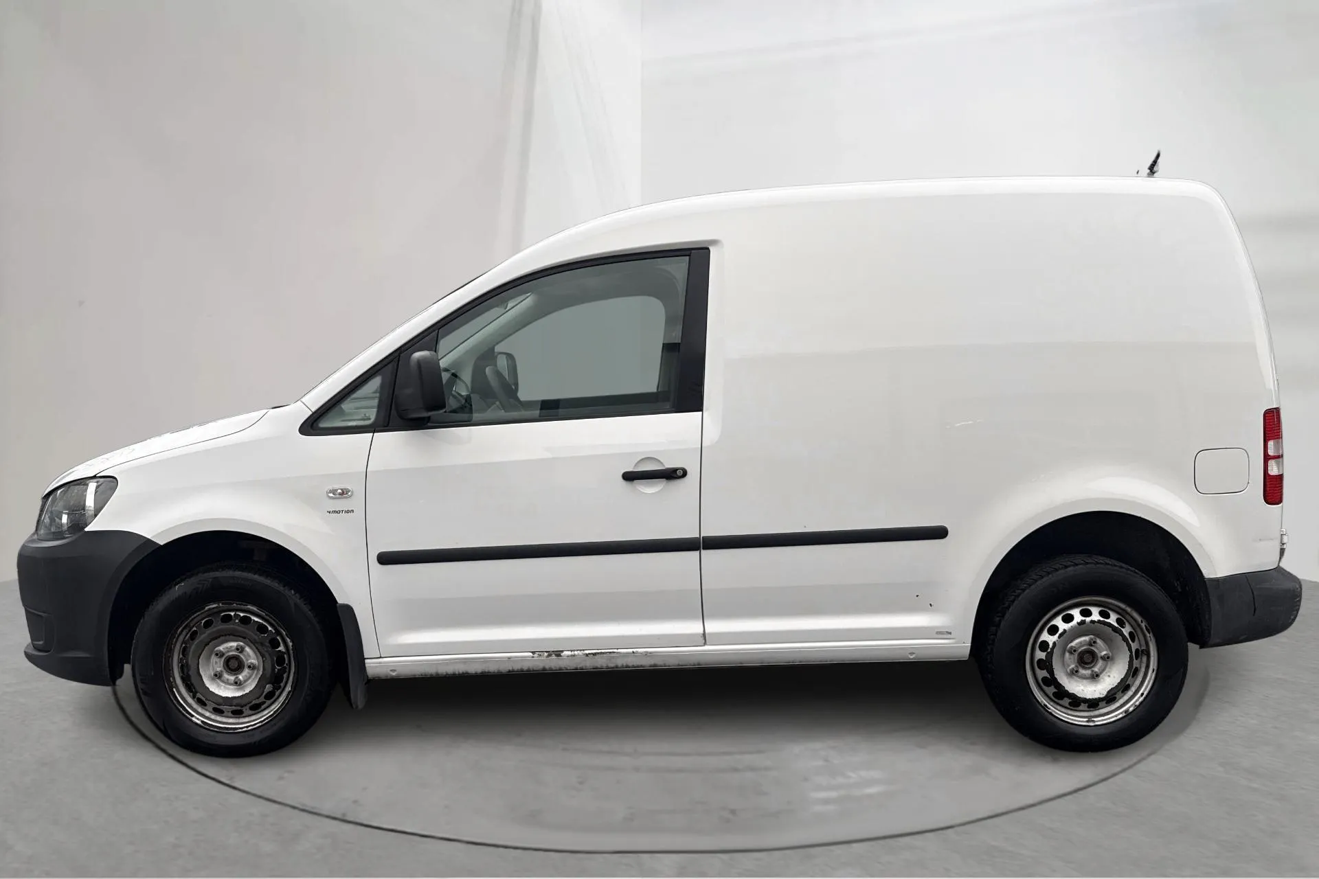 Presentationsfoto 2 av 14: VW Caddy 2.0 TDI Skåp 4-motion (110hk) - 19 544 mil - Manuell - vit - 2012