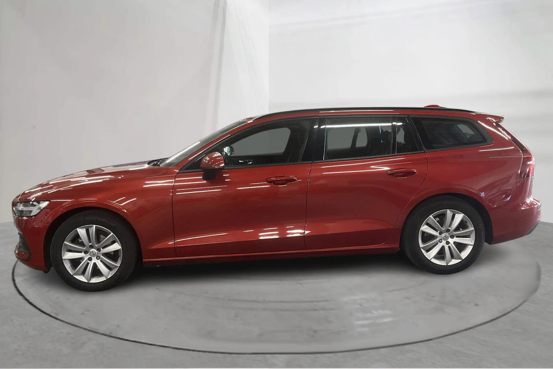 Presentation photo 2 of 16: Volvo V60 D3 (150hk) - 103 120 km - Automatic - red - 2020