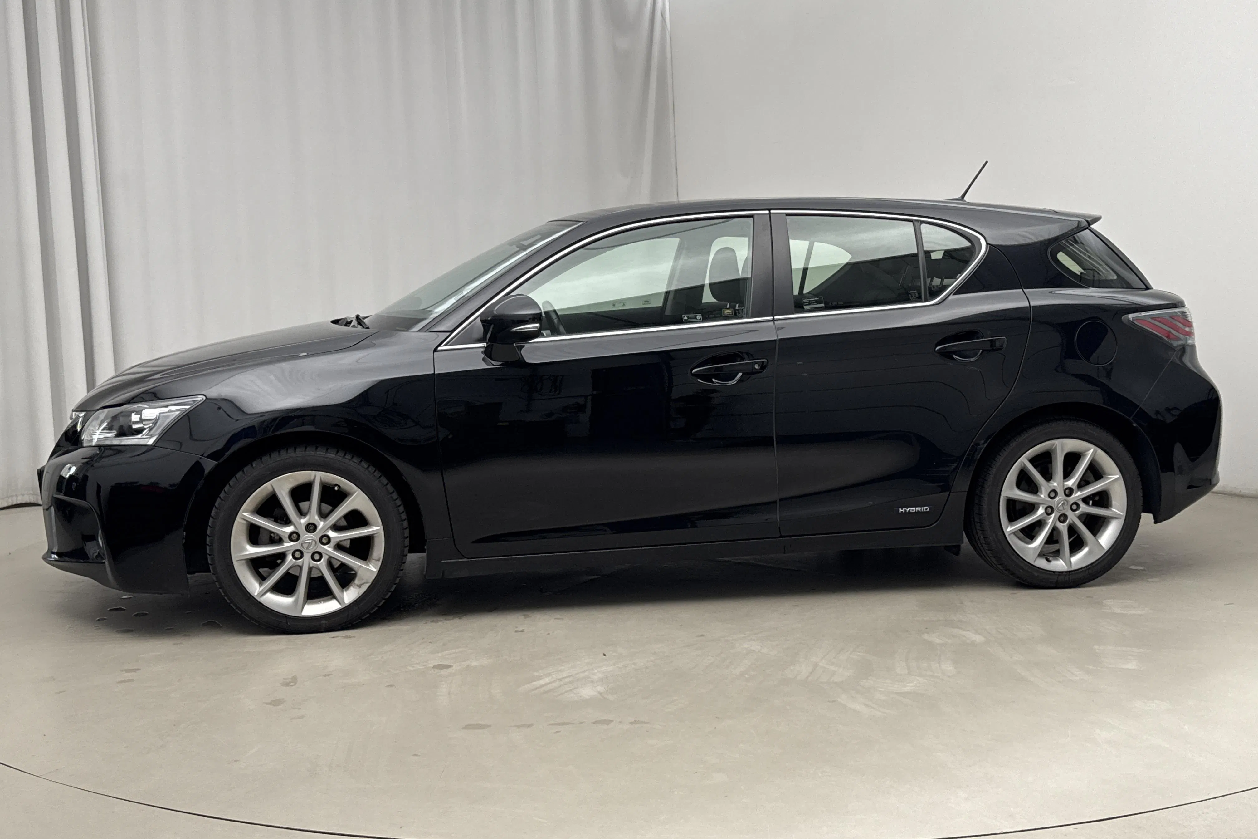 Presentationsfoto 2 av 17: Lexus CT 200h (99hk) - 10 525 mil - Automat - svart - 2012