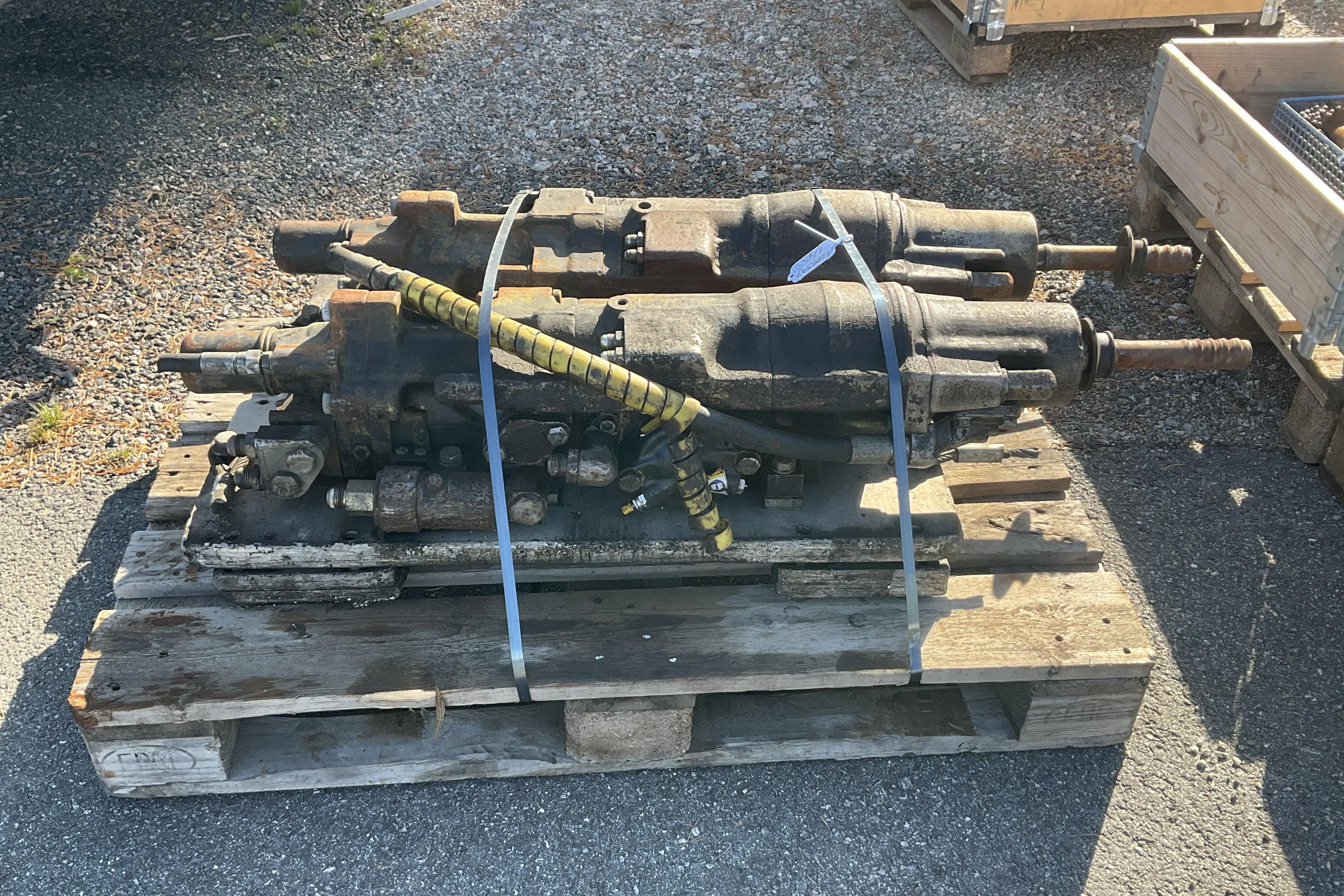 Presentation photo 1 of 6: Atlas Copco Delar till Atlas Copco borriggar: 2 st Borrmaskiner Atlas Copco Cop 1838ME med släde mm - 0 km