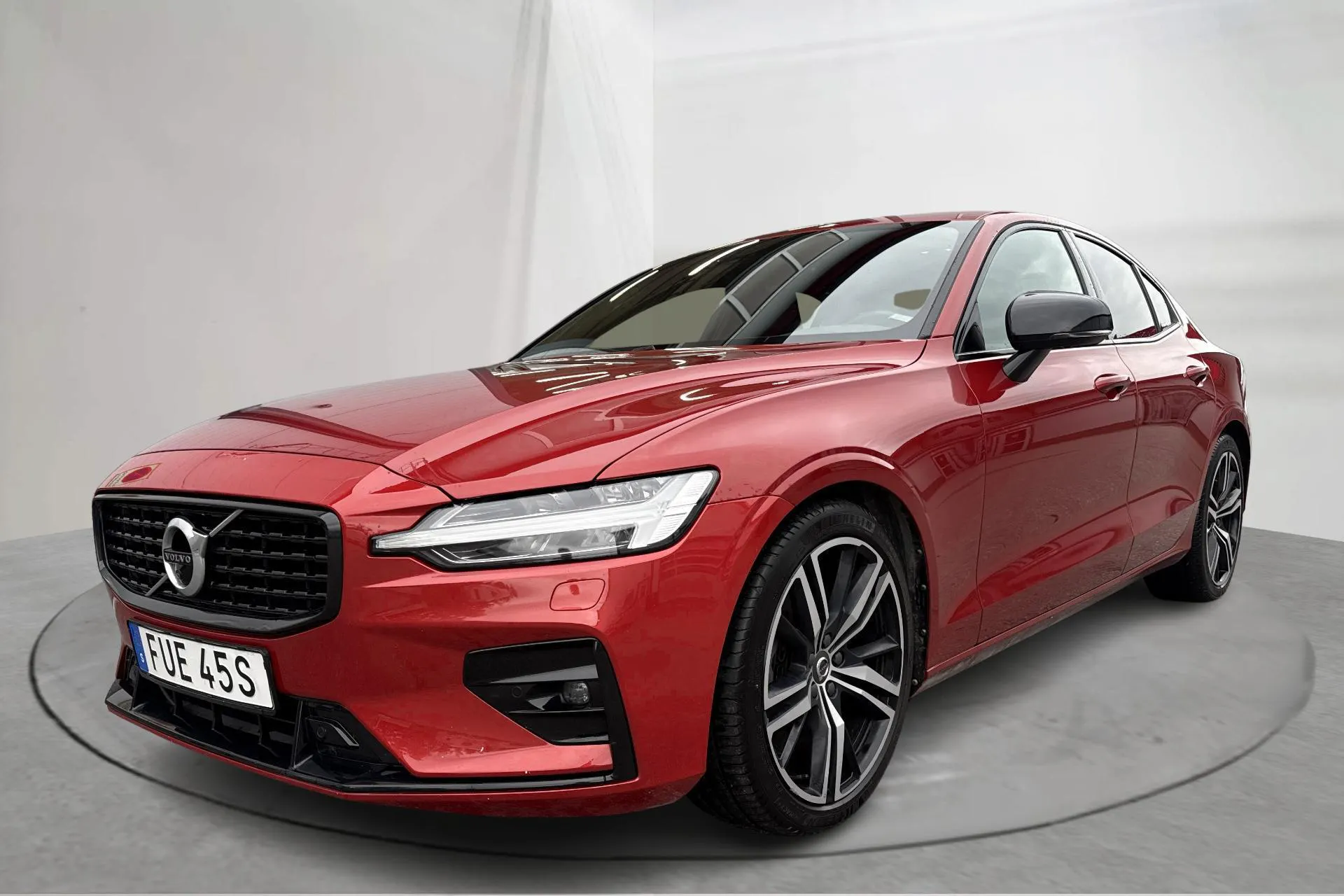 Presentation photo 1 of 21: Volvo S60 T5 AWD (250hk) - 75 300 km - Automatic - red - 2020