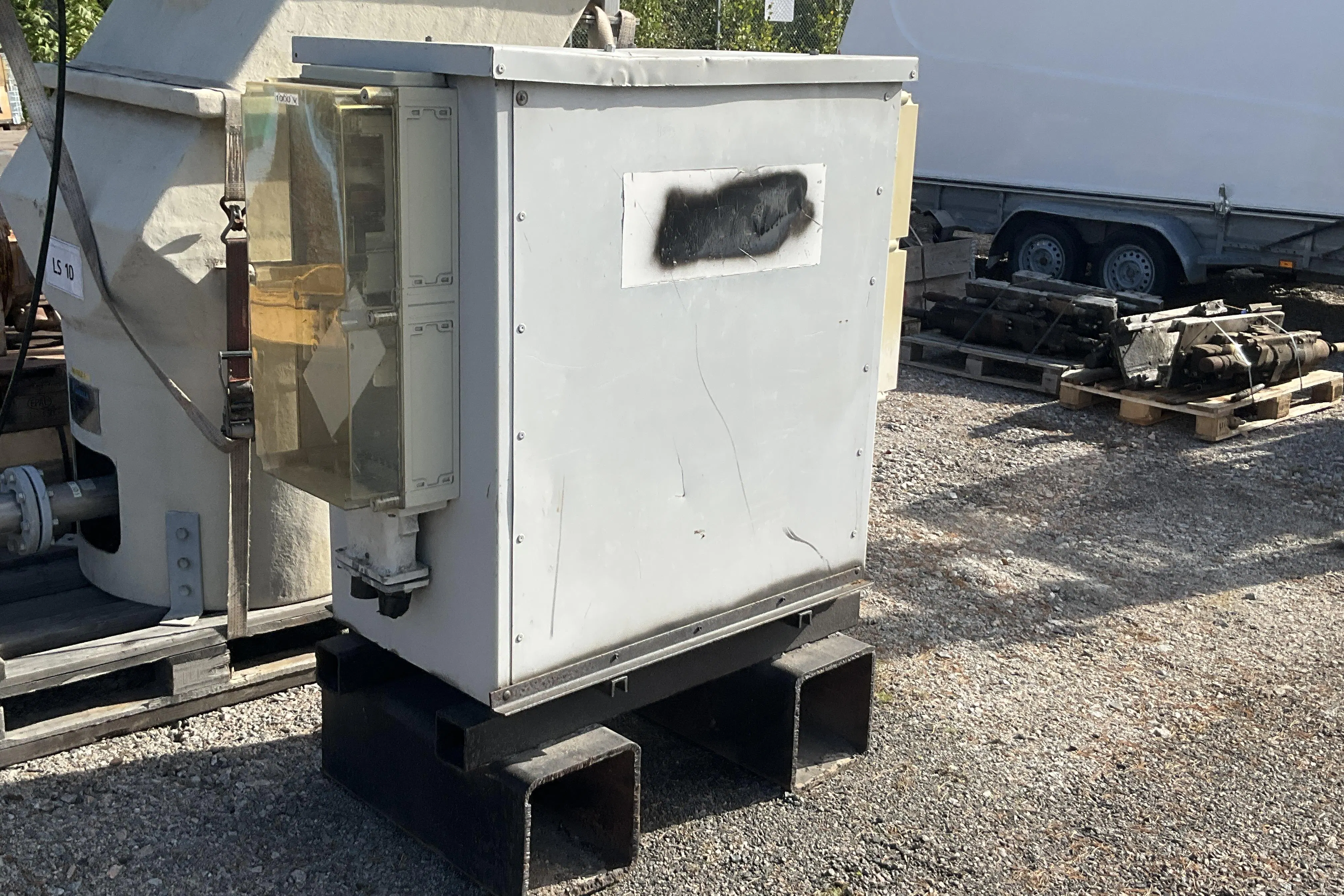 Presentationsfoto 2 av 10: Nordtrafo Transformator 400 - 1 000V 300 kVA  torr - 0 km