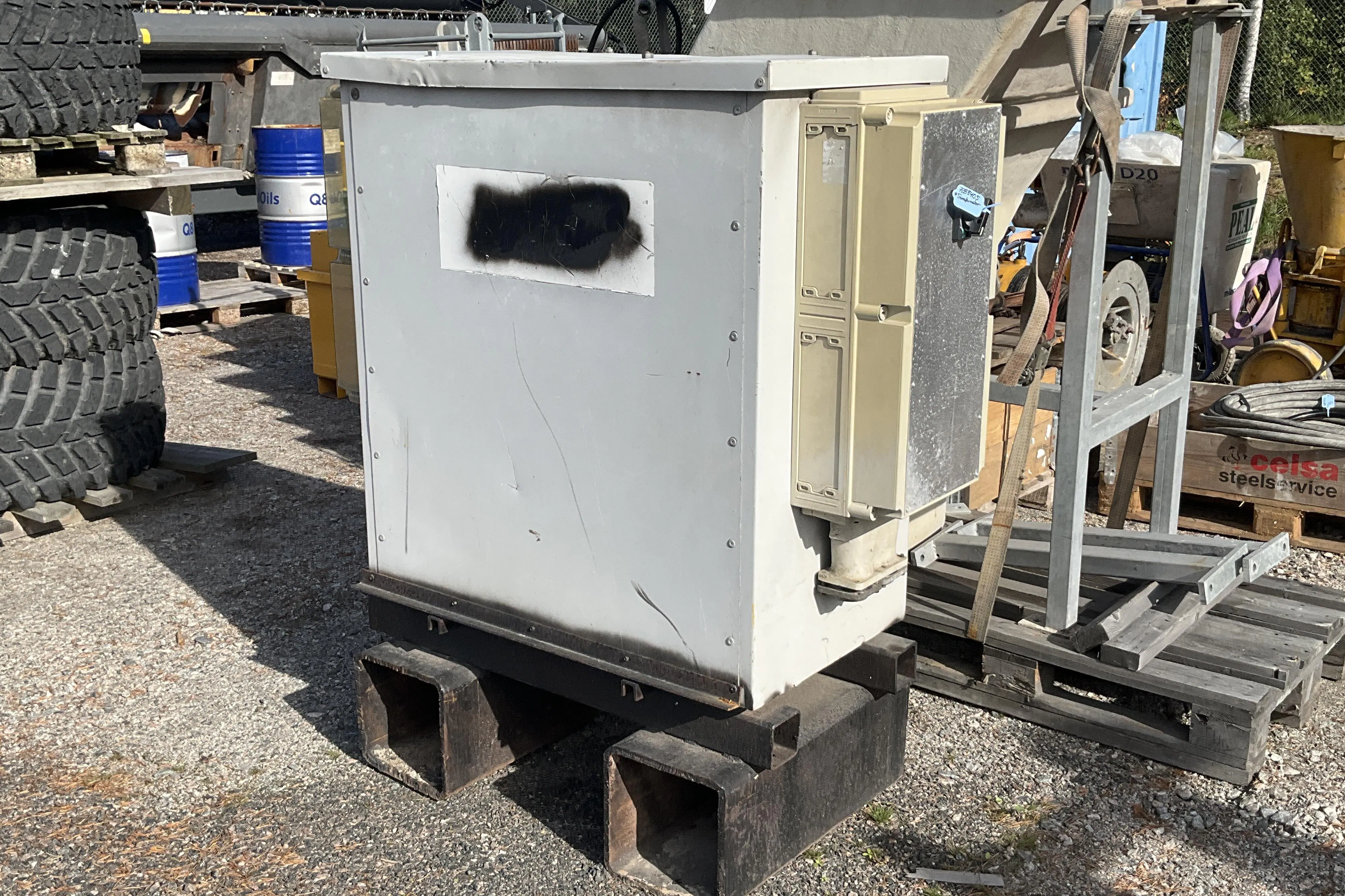 Presentationsfoto 1 av 10: Nordtrafo Transformator 400 - 1 000V 300 kVA  torr - 0 km