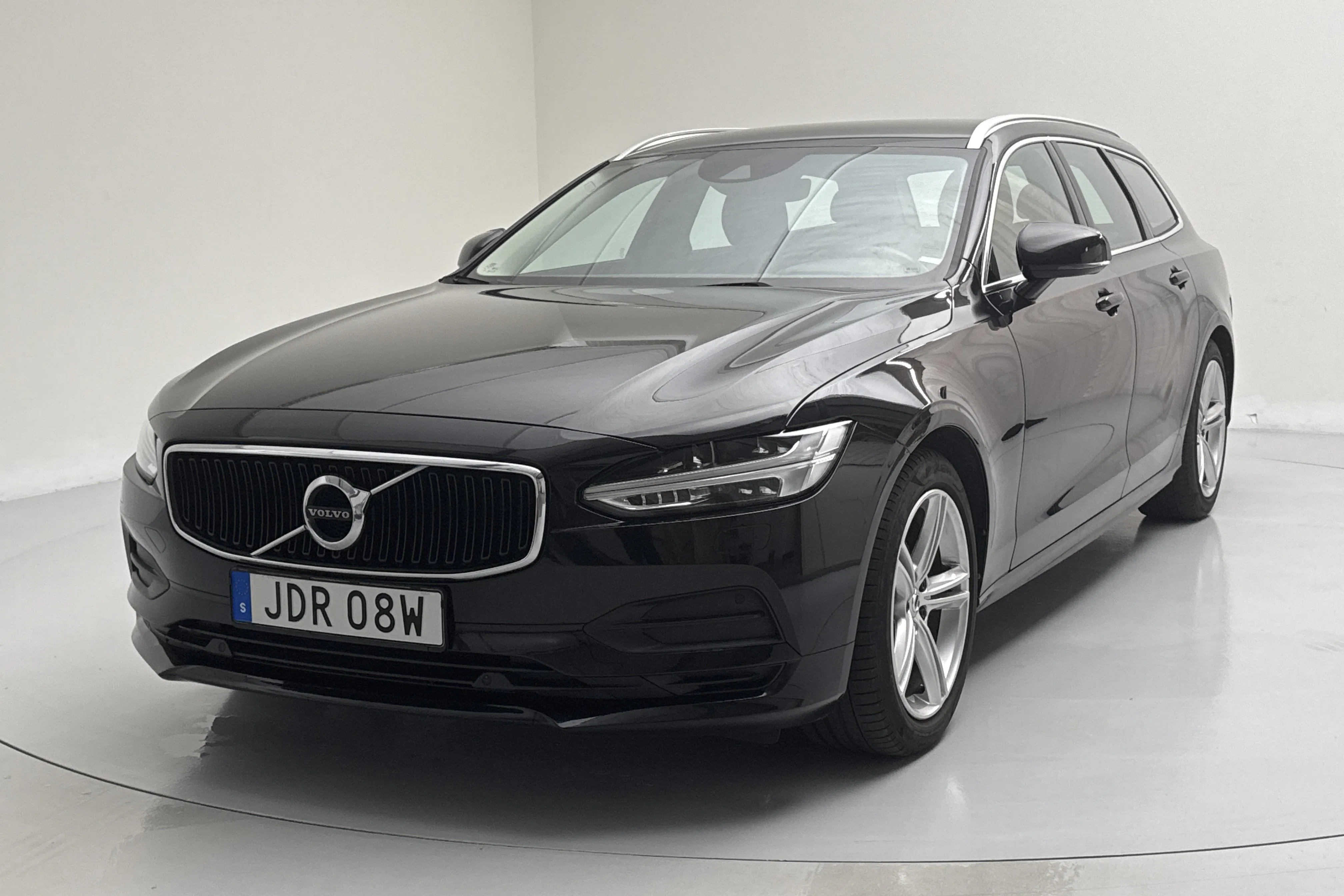 Presentation photo 1 of 13: Volvo V90 T4 (190hk) - 119 470 km - Automatic - black - 2020