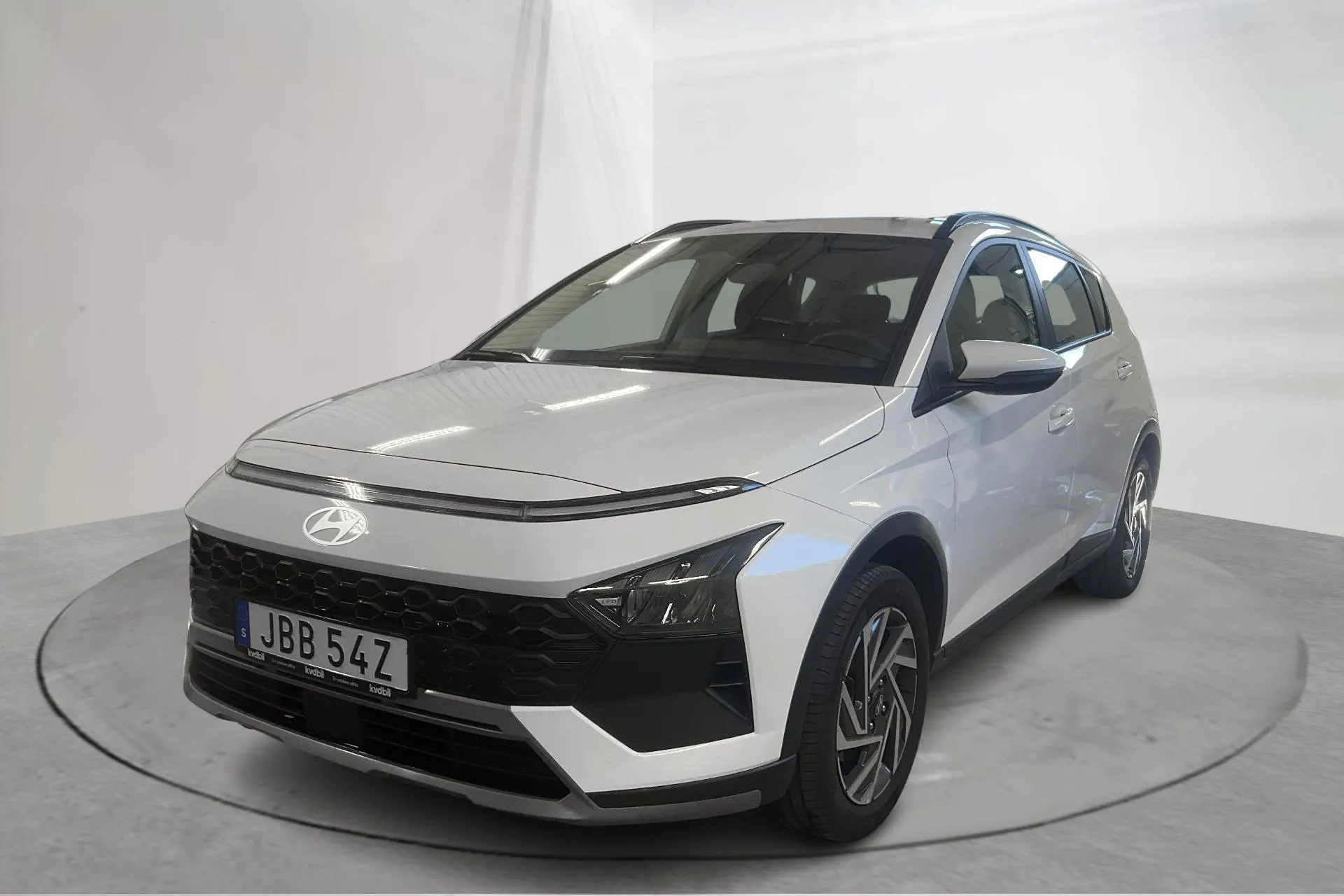 Presentationsfoto 1 av 15: Hyundai Bayon 1.25 MPi (84hk) - 1 834 mil - Manuell - vit - 2025