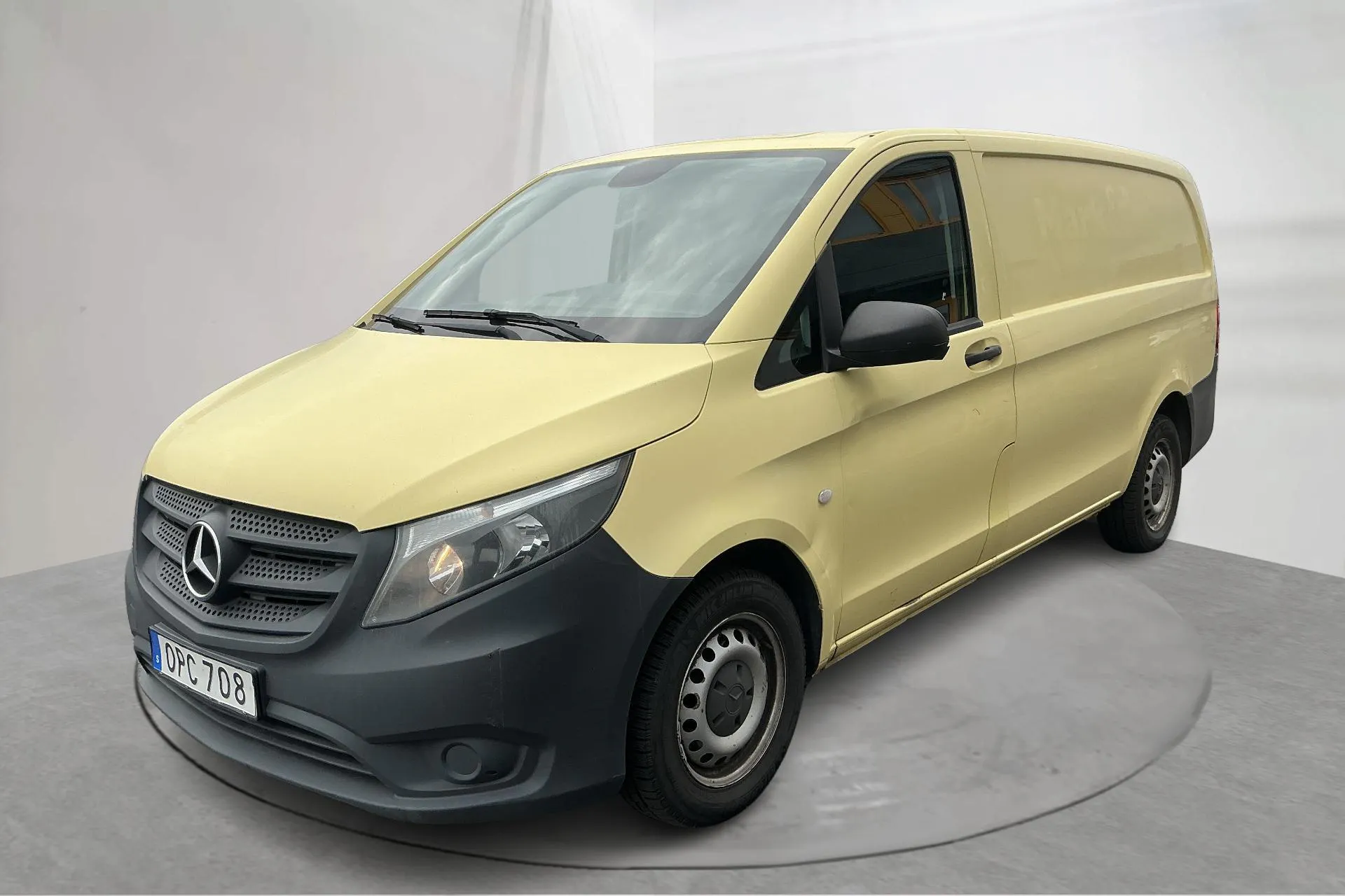 Presentation photo 1 of 11: Mercedes Vito 114 CDI W640 (136hk) - 293 470 km - Automatic - yellow - 2015