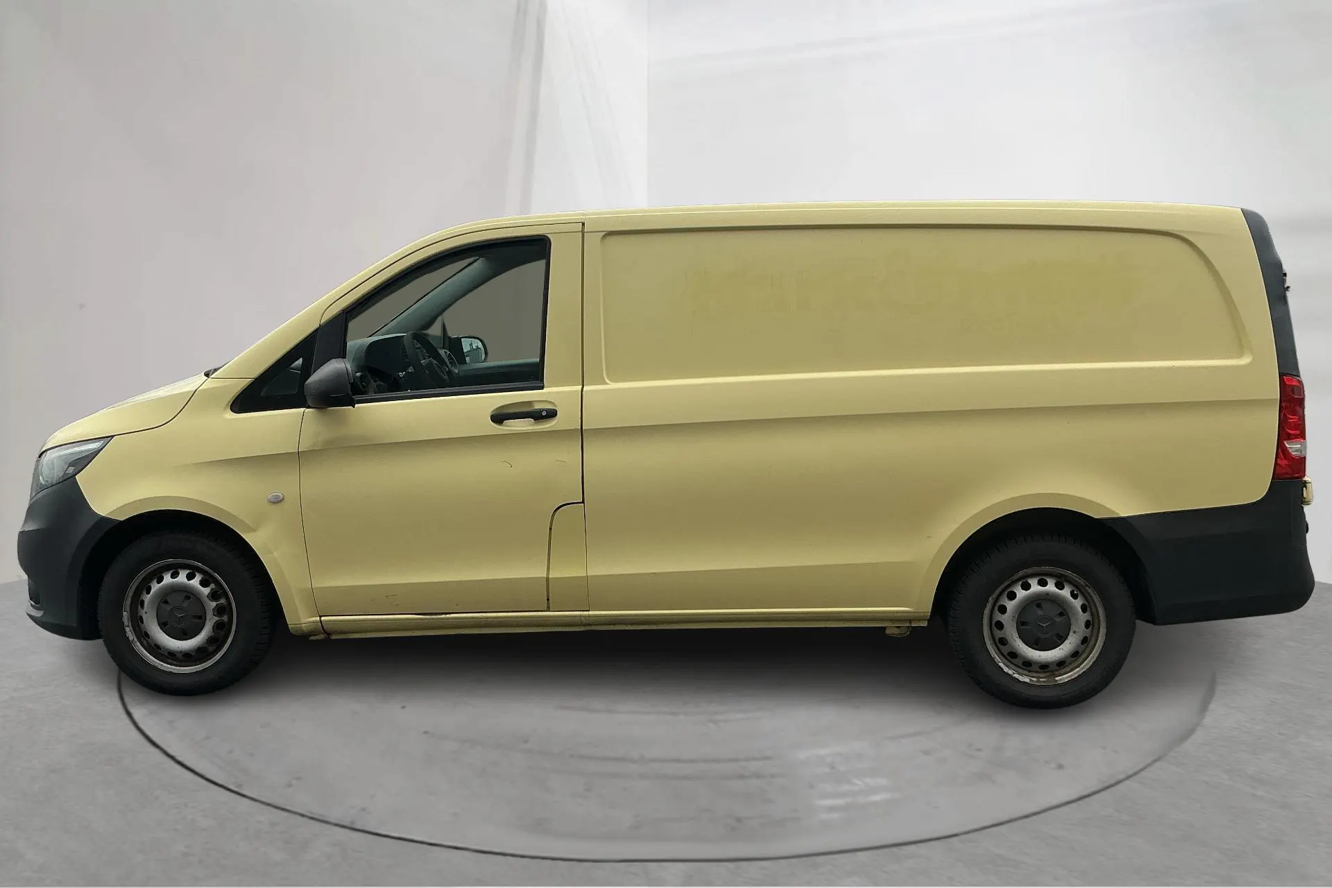 Presentation photo 2 of 11: Mercedes Vito 114 CDI W640 (136hk) - 293 470 km - Automatic - yellow - 2015