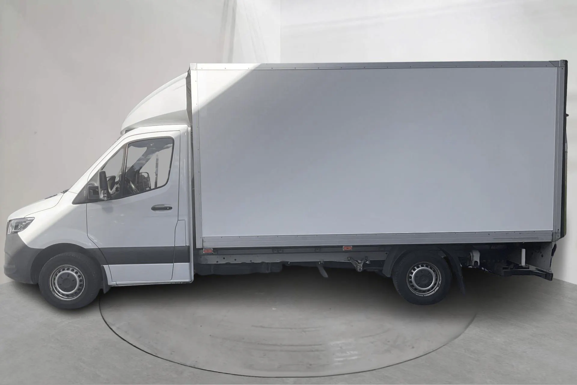 Presentationsfoto 2 av 19: Mercedes Sprinter 317 CDI Chassi RWD (170hk) - 16 731 mil - Automat - vit - 2022
