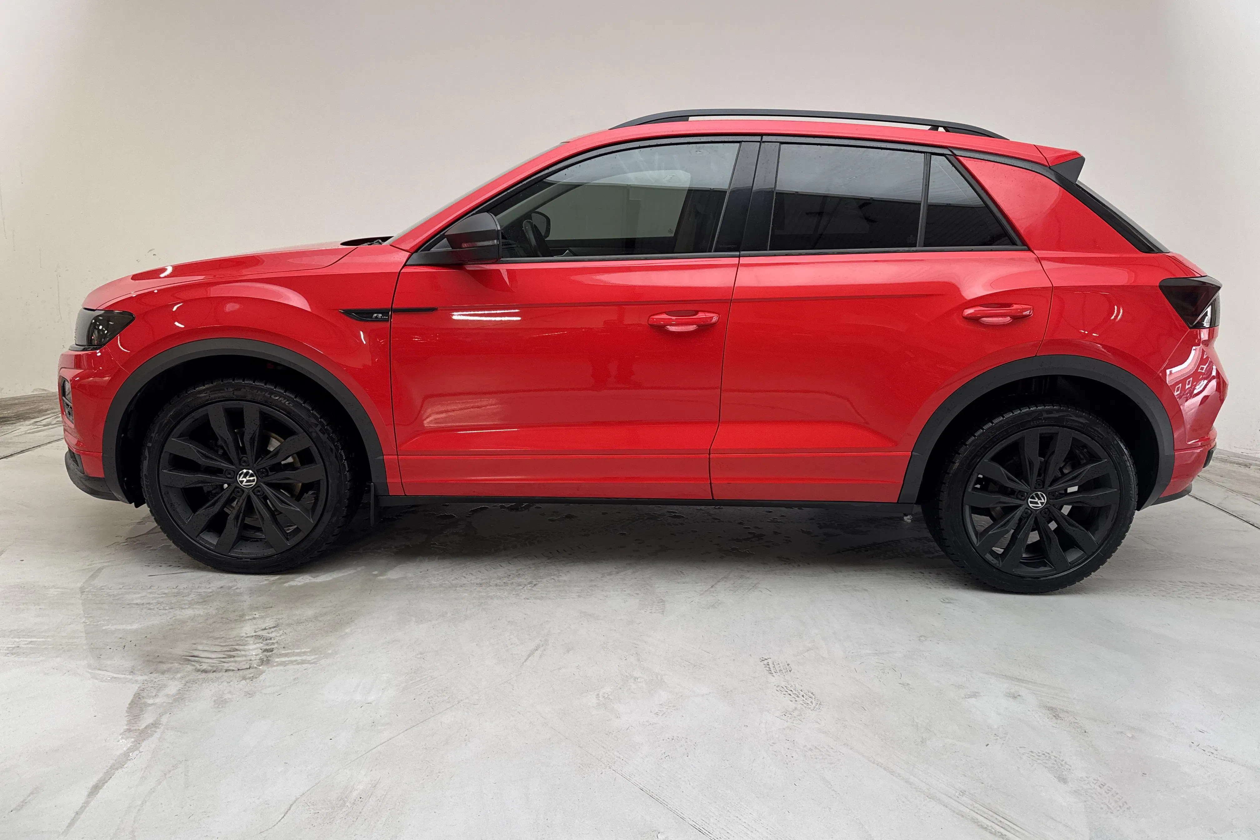Presentation photo 2 of 11: VW T-Roc 1.5 TSI (150hk) - 94 100 km - Automatic - red - 2022