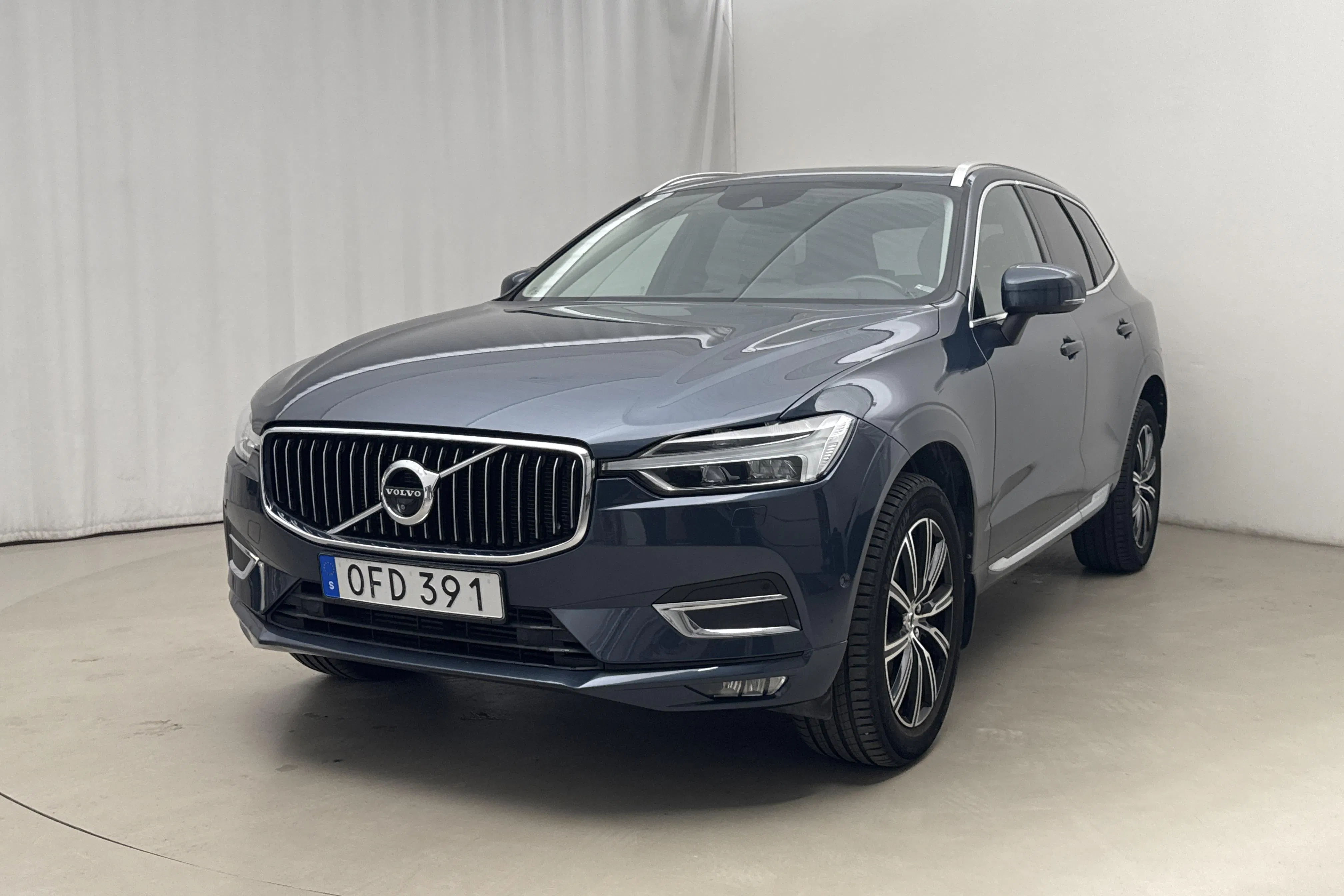 Presentationsfoto 1 av 19: Volvo XC60 T5 AWD (254hk) - 9 131 mil - Automat - Mörkblå - 2018