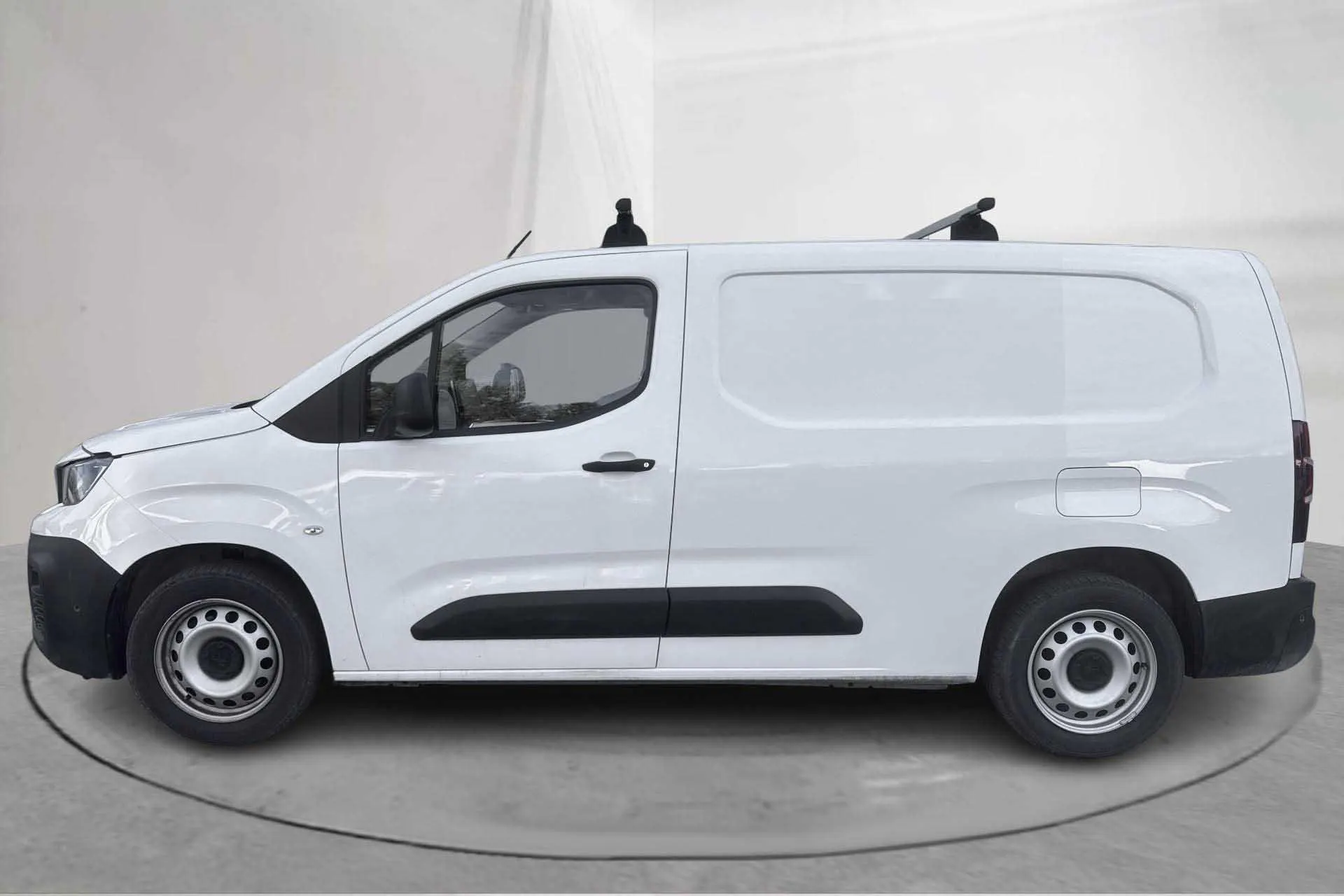 Presentation photo 2 of 13: Peugeot Partner 1.5 HDI Skåp (100hk) - 41 310 km - Manual - white - 2020