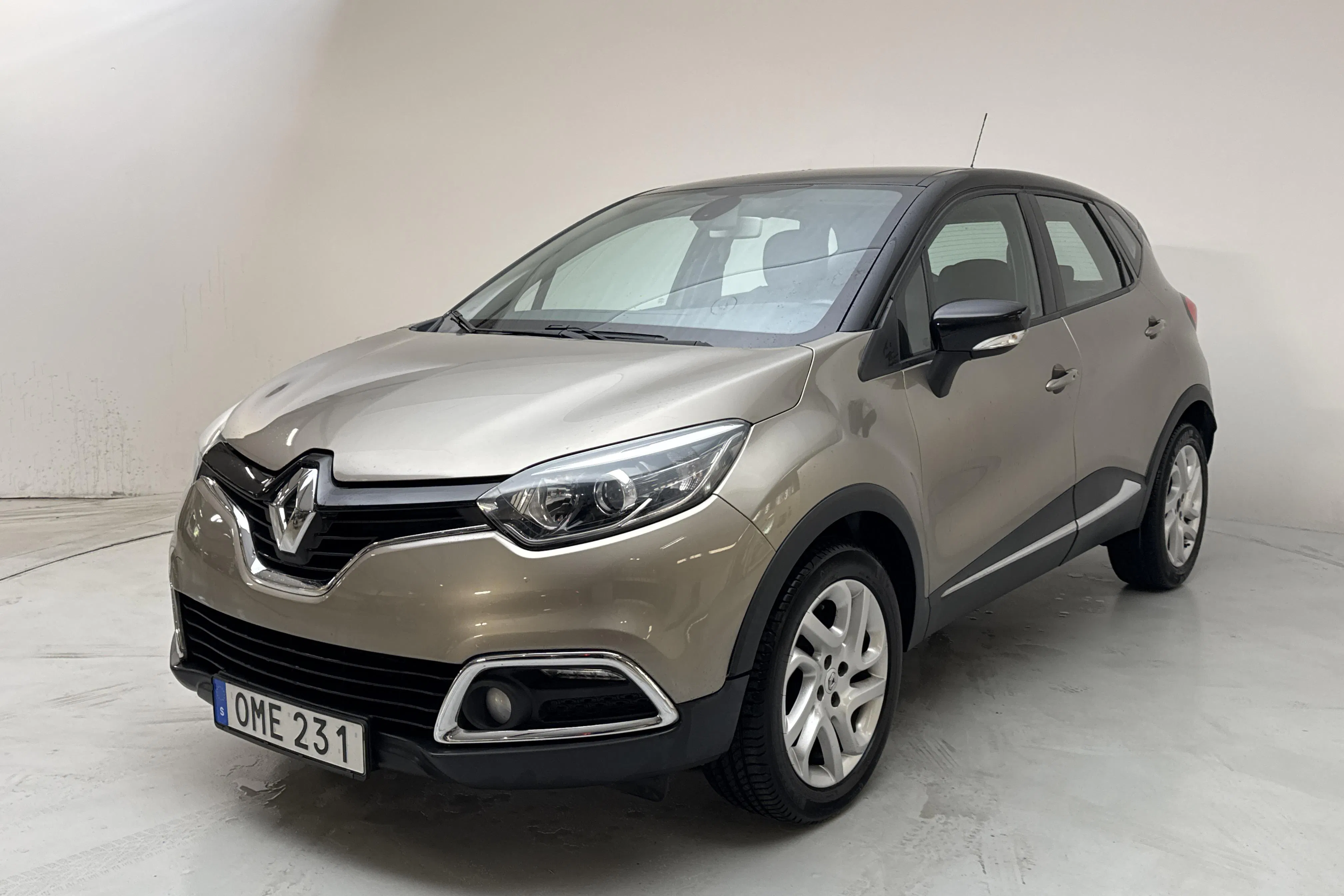 Presentationsfoto 1 av 12: Renault Captur 0.9 TCe (90hk) - 7 384 mil - Manuell - 2014