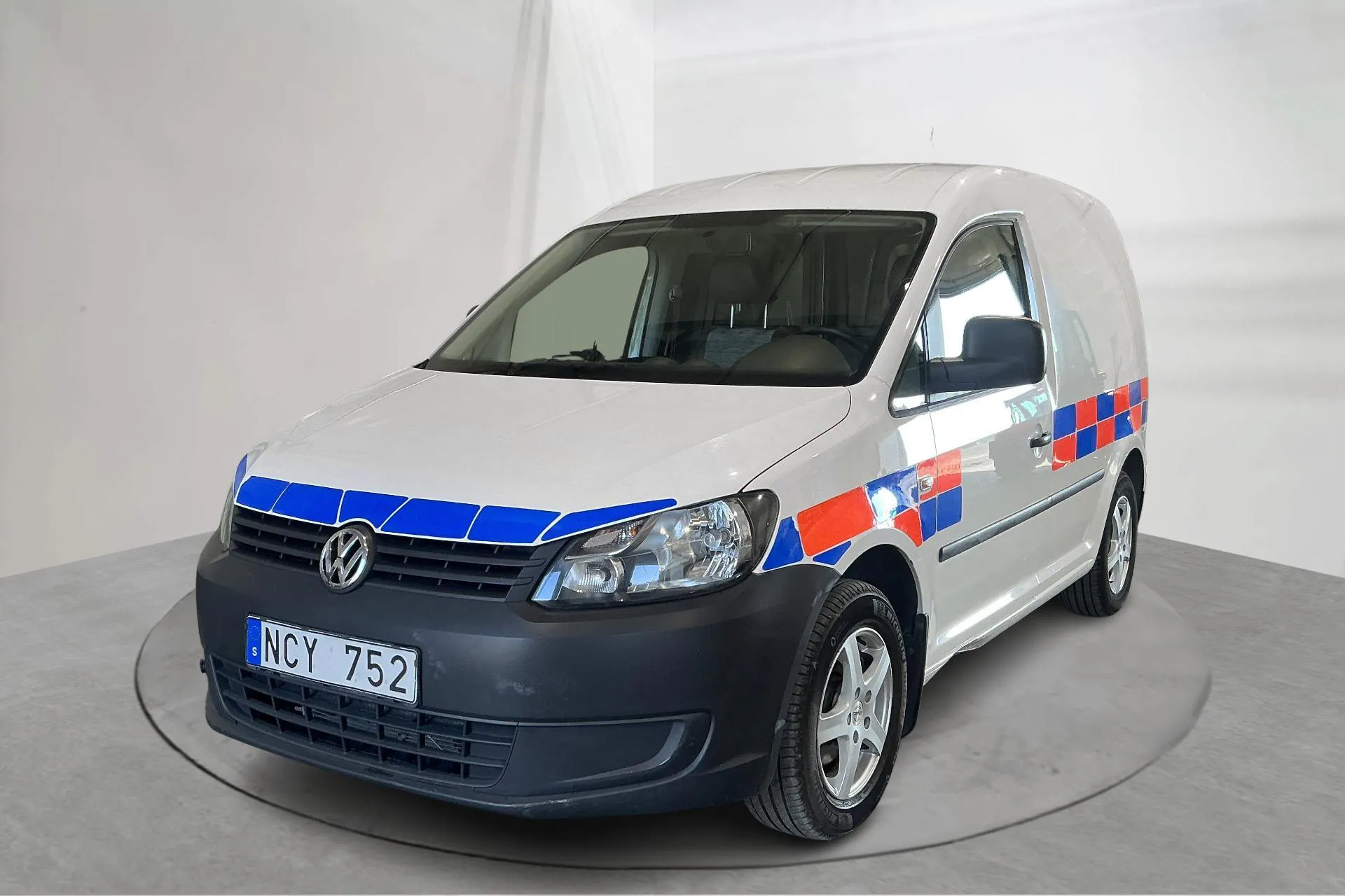 Presentationsfoto 1 av 16: VW Caddy 1.6 TDI Skåp (75hk) - 10 361 mil - Manuell - vit - 2013