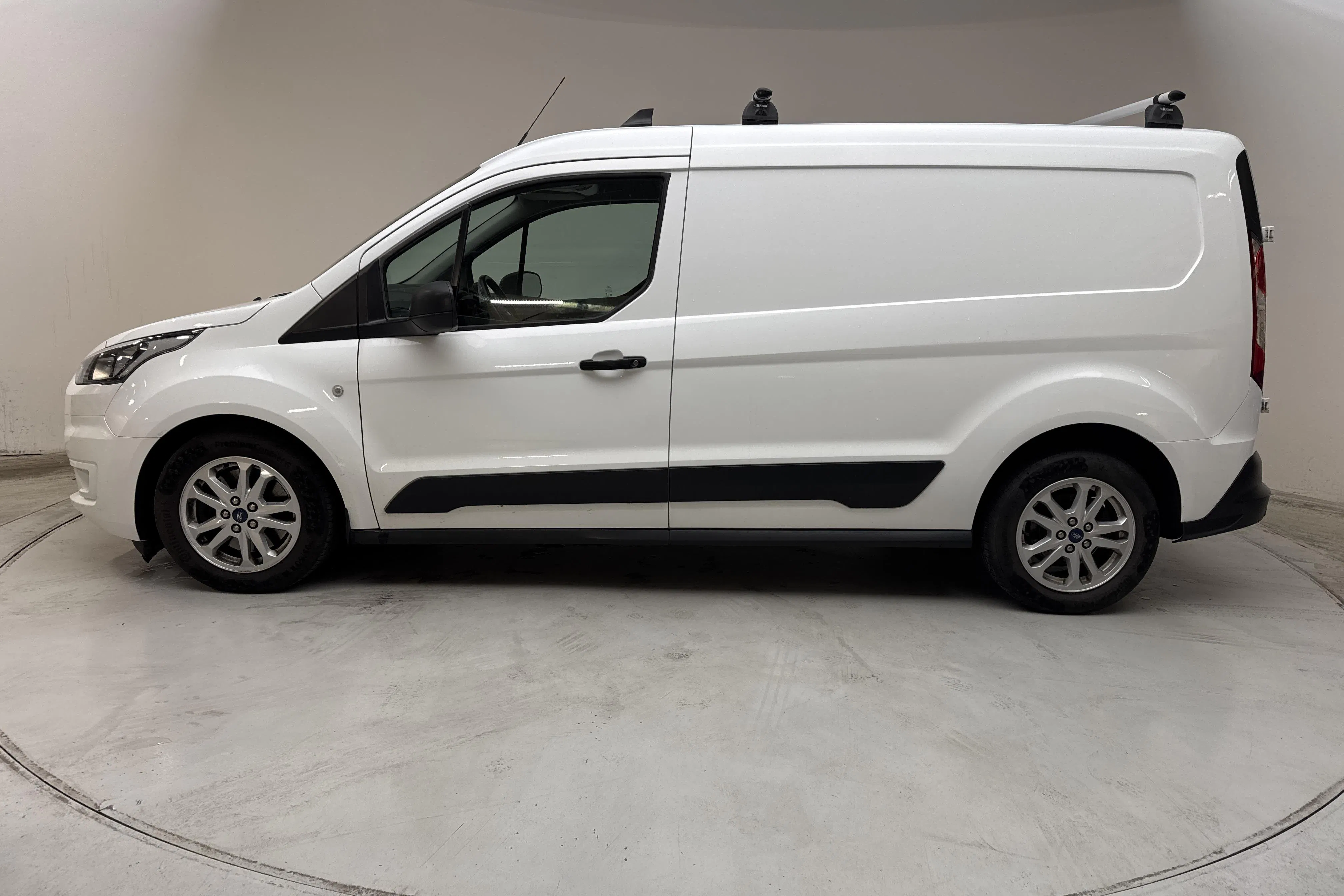 Presentationsfoto 2 av 12: Ford Transit Connect 1.5 EcoBlue (100hk) - 7 433 mil - Automat - vit - 2023