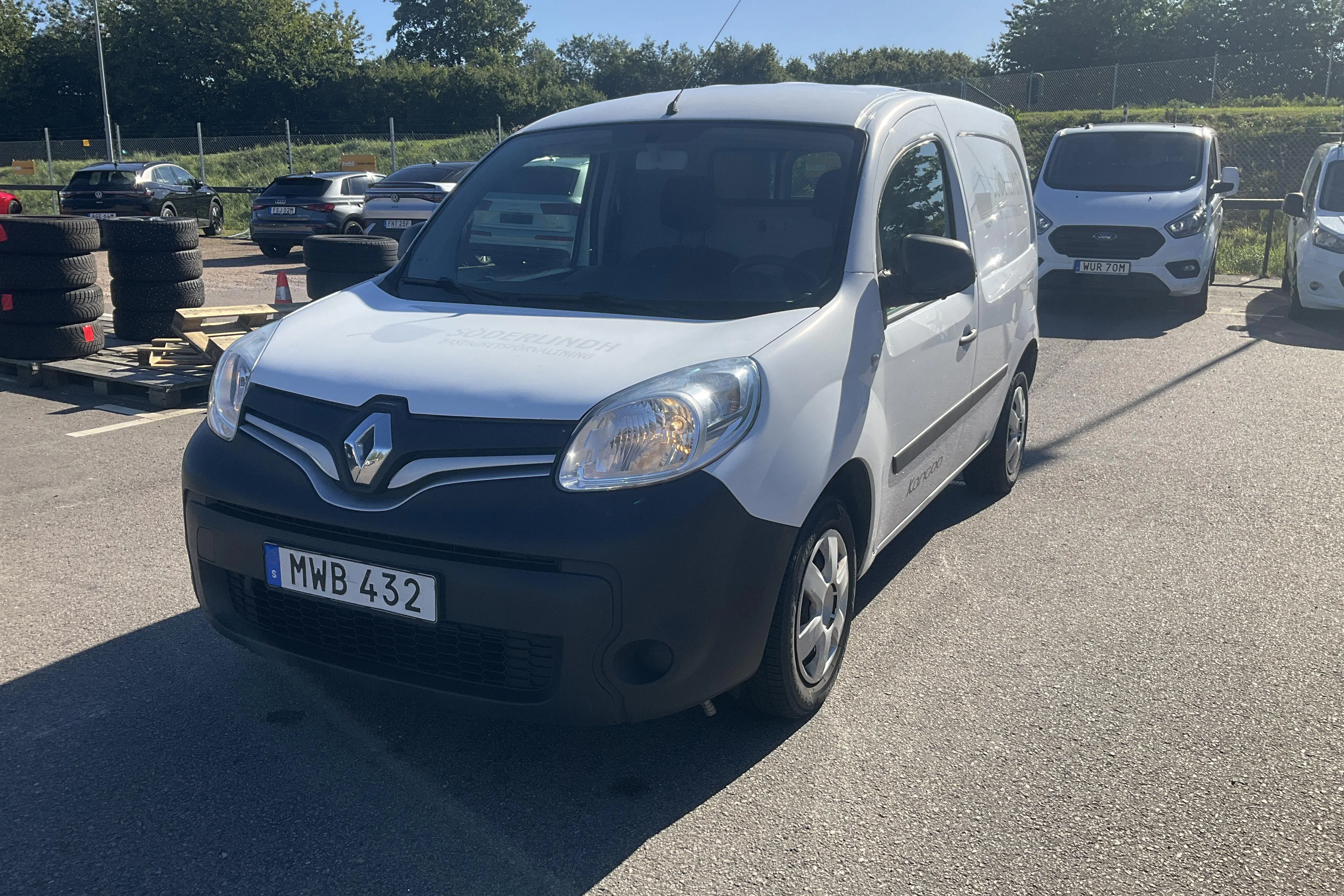 Presentationsfoto 1 av 13: Renault Kangoo 1.5 dCi Skåp (75hk) - 10 822 mil - Manuell - vit - 2016