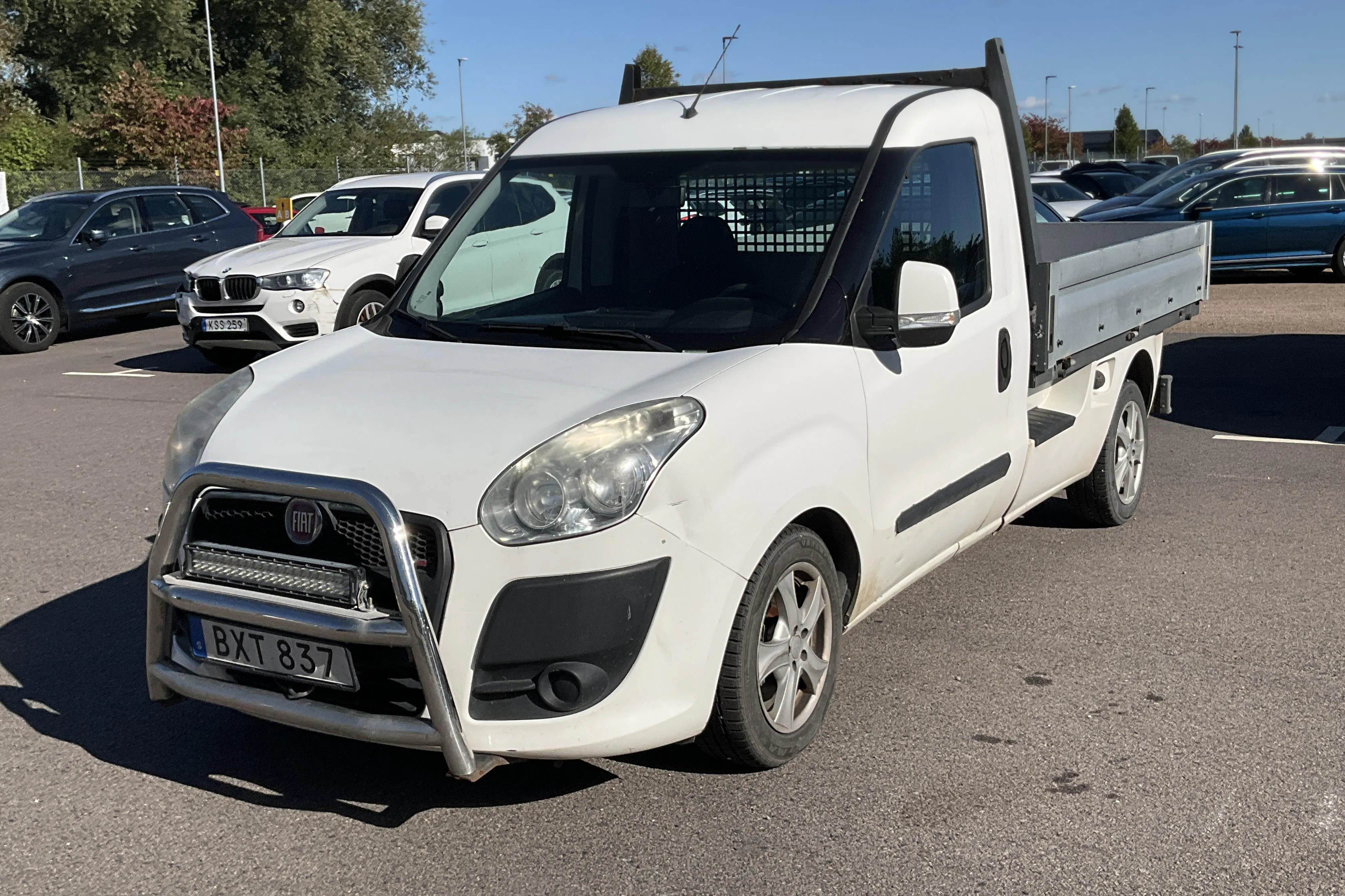 Presentationsfoto 1 av 9: Fiat Doblo Cargo 1.3 Multijet (90hk) - 14 153 mil - Manuell - vit - 2014