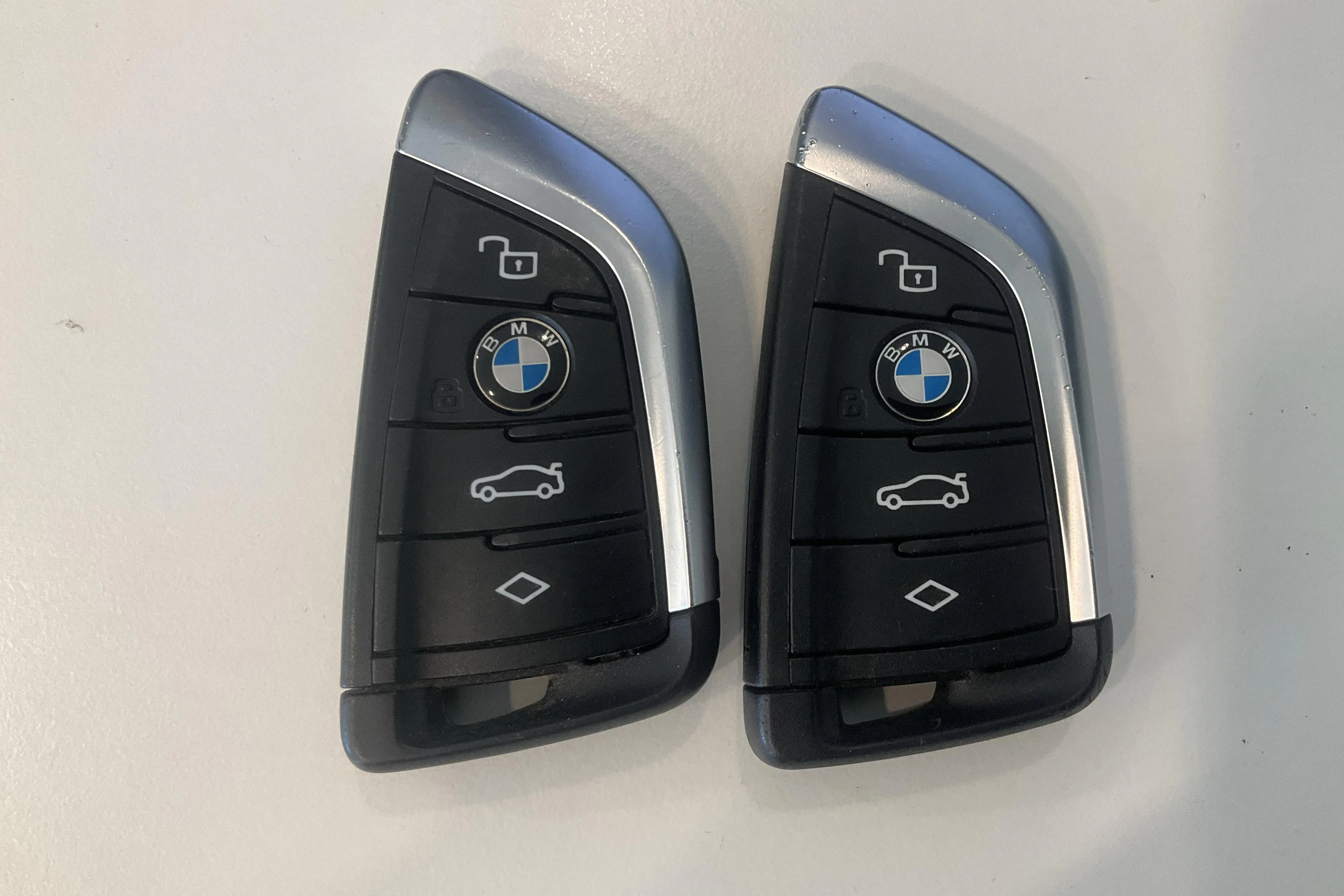 Presentation photo 21 of 21: BMW 330e xDrive Sedan, G20 (292hk) - 75 360 km - Automatic - blue - 2022