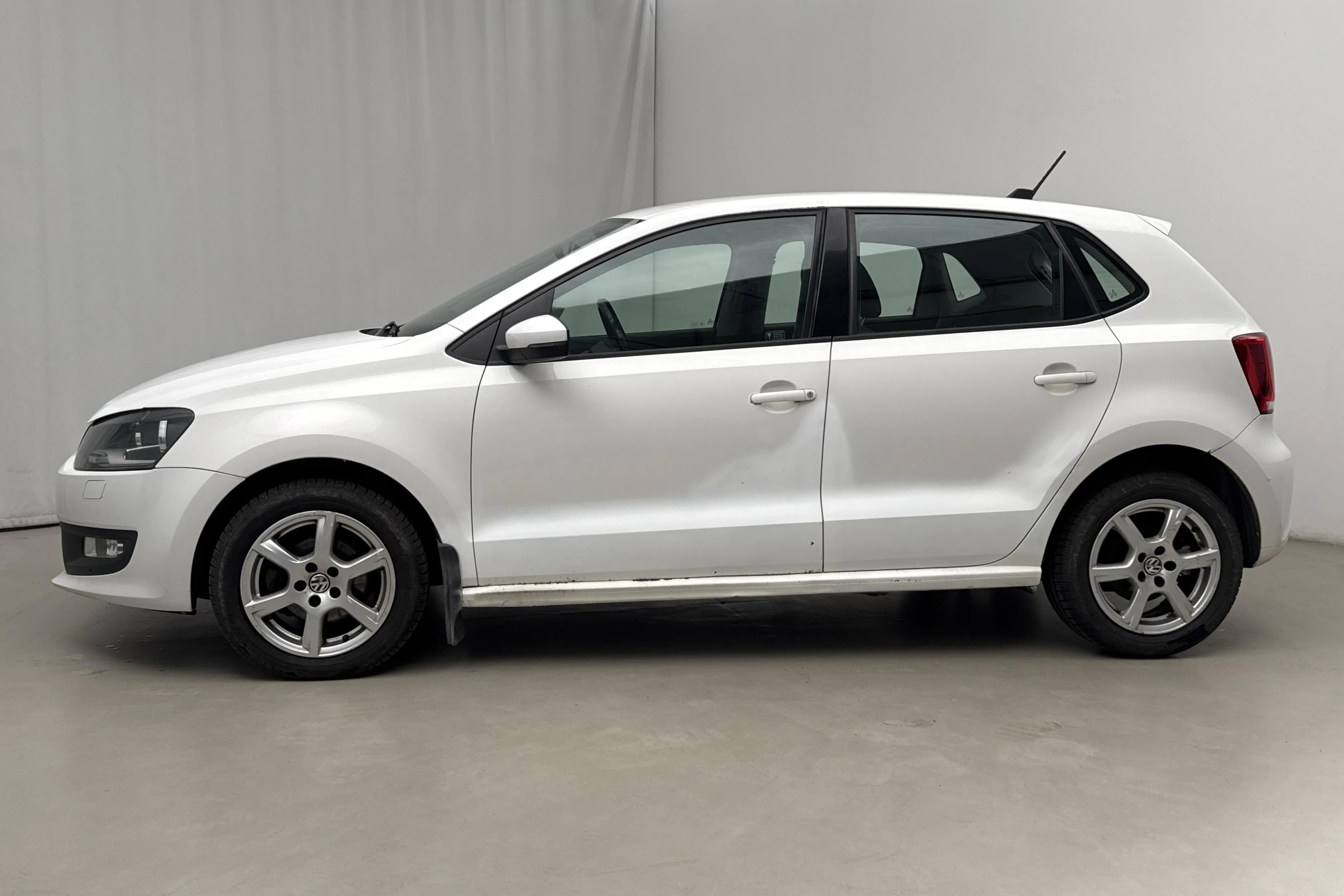 Presentationsfoto 2 av 15: VW Polo 1.6 TDI 5dr (90hk) - 24 638 mil - Manuell - vit - 2013