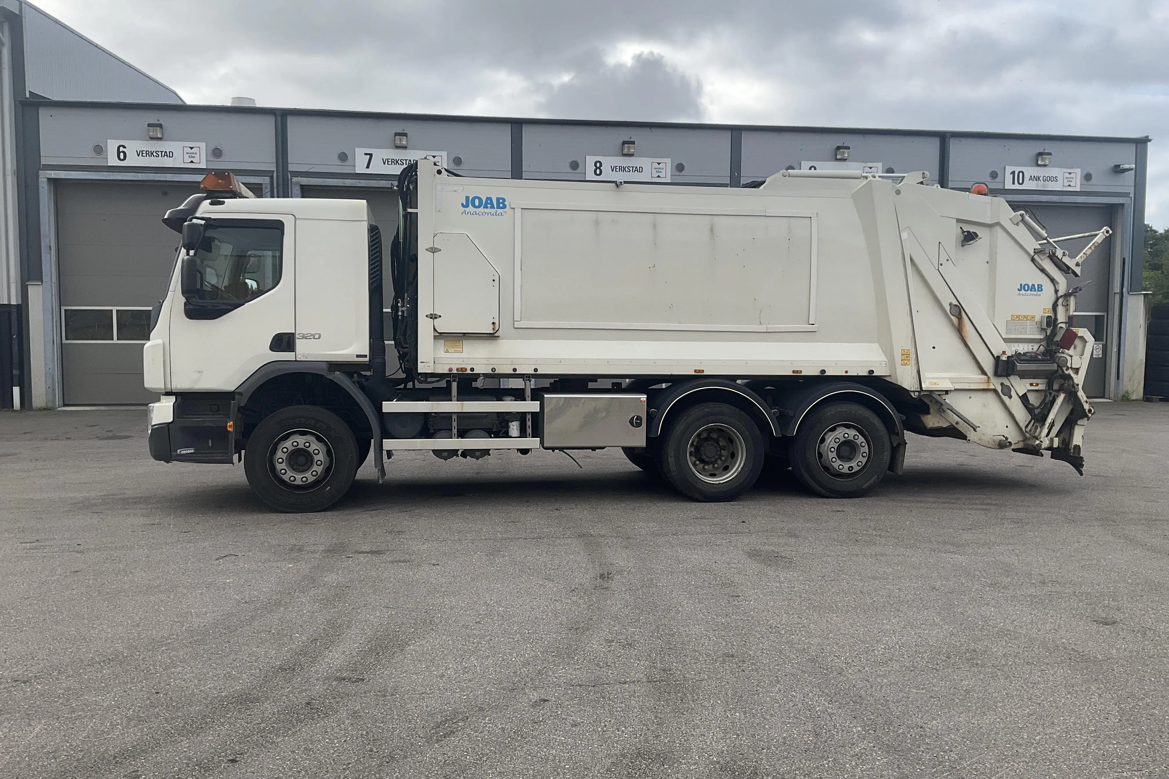 Presentationsfoto 2 av 48: VOLVO FE320 - 110 046 km - Automat - vit - 2019