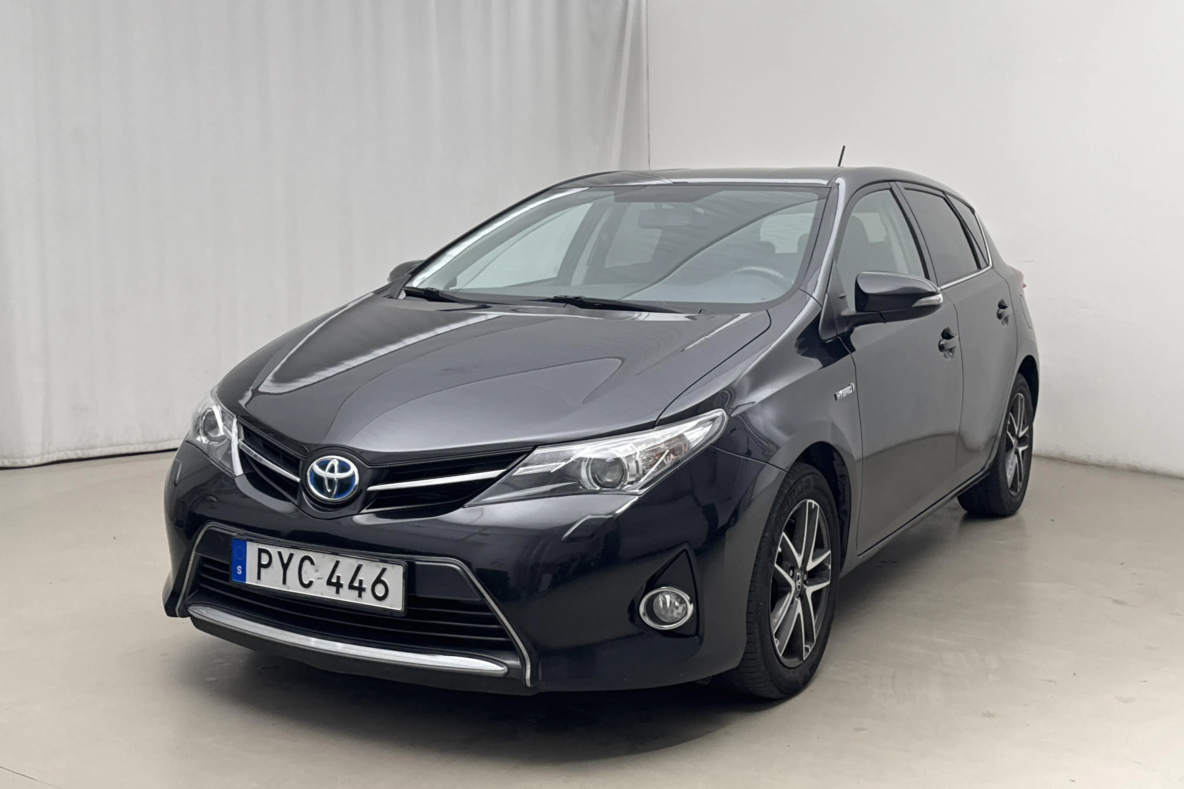 Presentation photo 1 of 15: Toyota Auris 1.8 HSD 5dr (99hk) - 151 420 km - Automatic - black - 2015