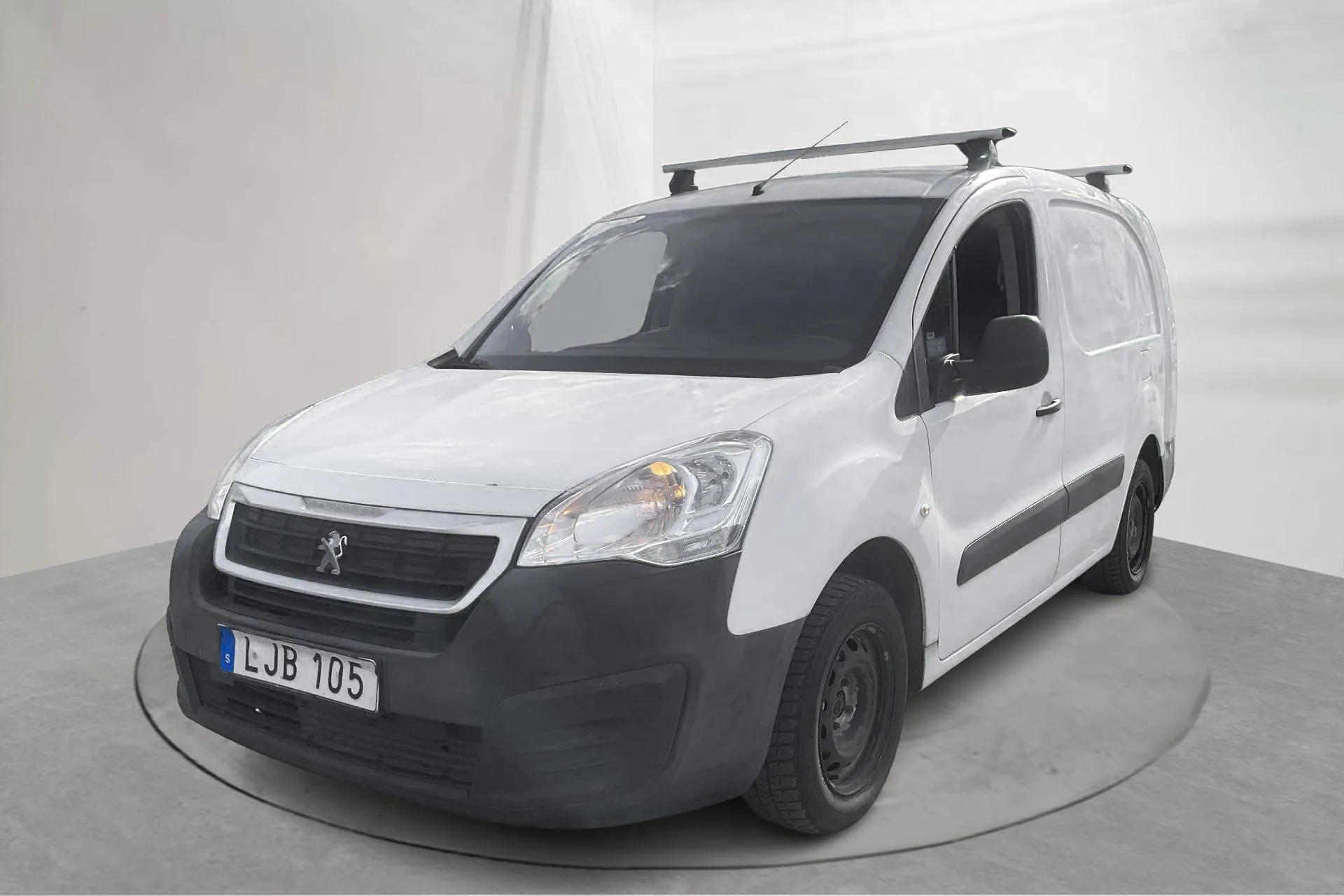Presentationsfoto 1 av 15: Peugeot Partner 1.6 BlueHDI Skåp (100hk) - 12 453 mil - Manuell - vit - 2016