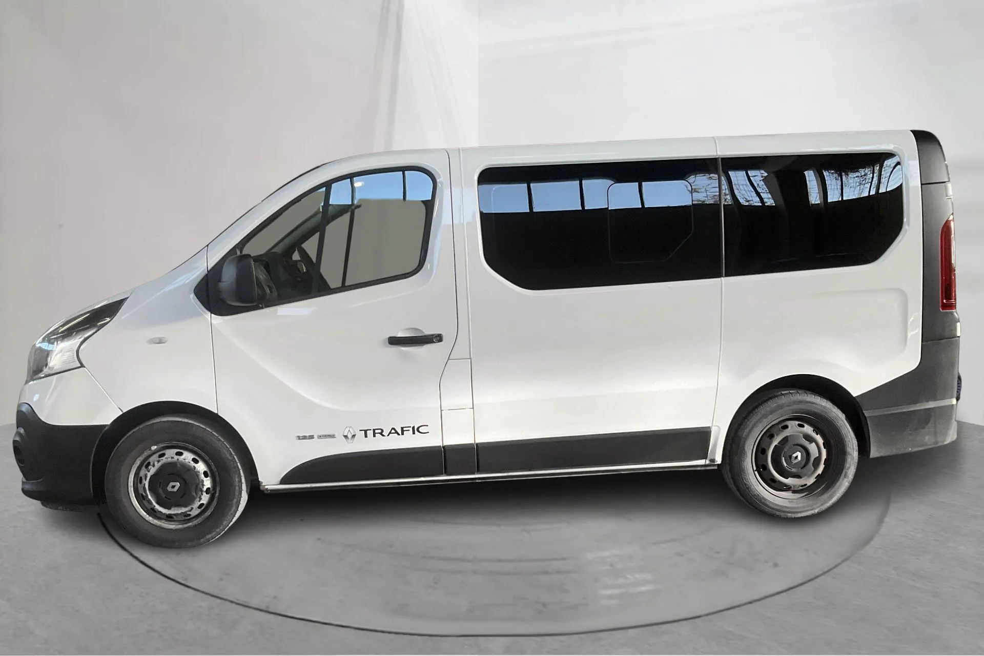 Presentation photo 2 of 14: Renault Trafic Kombi 1.6 dCi (125hk) - 265 920 km - Manual - white - 2016