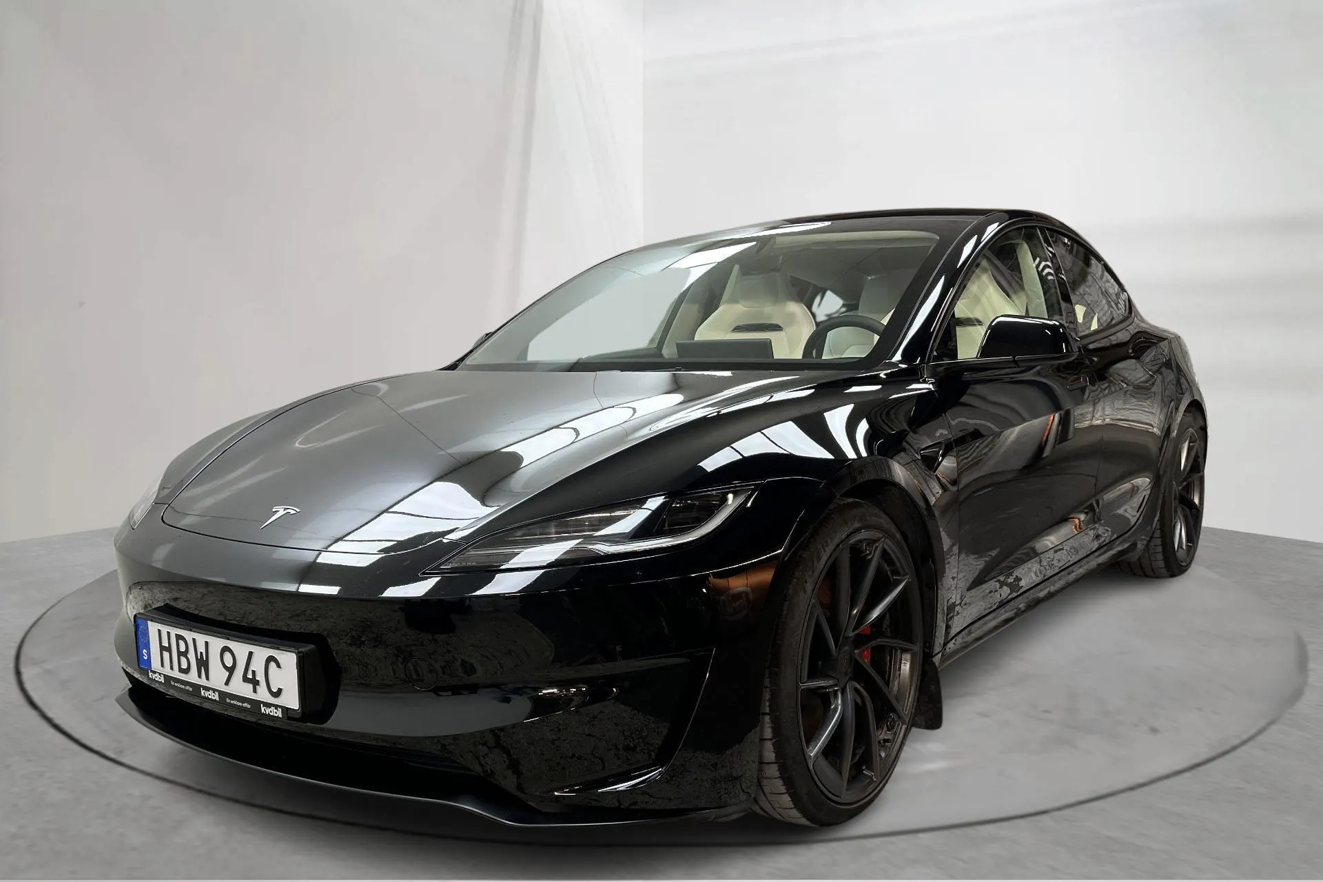 Presentation photo 1 of 19: Tesla Model 3 Performance AWD - 28 210 km - Automatic - black - 2025